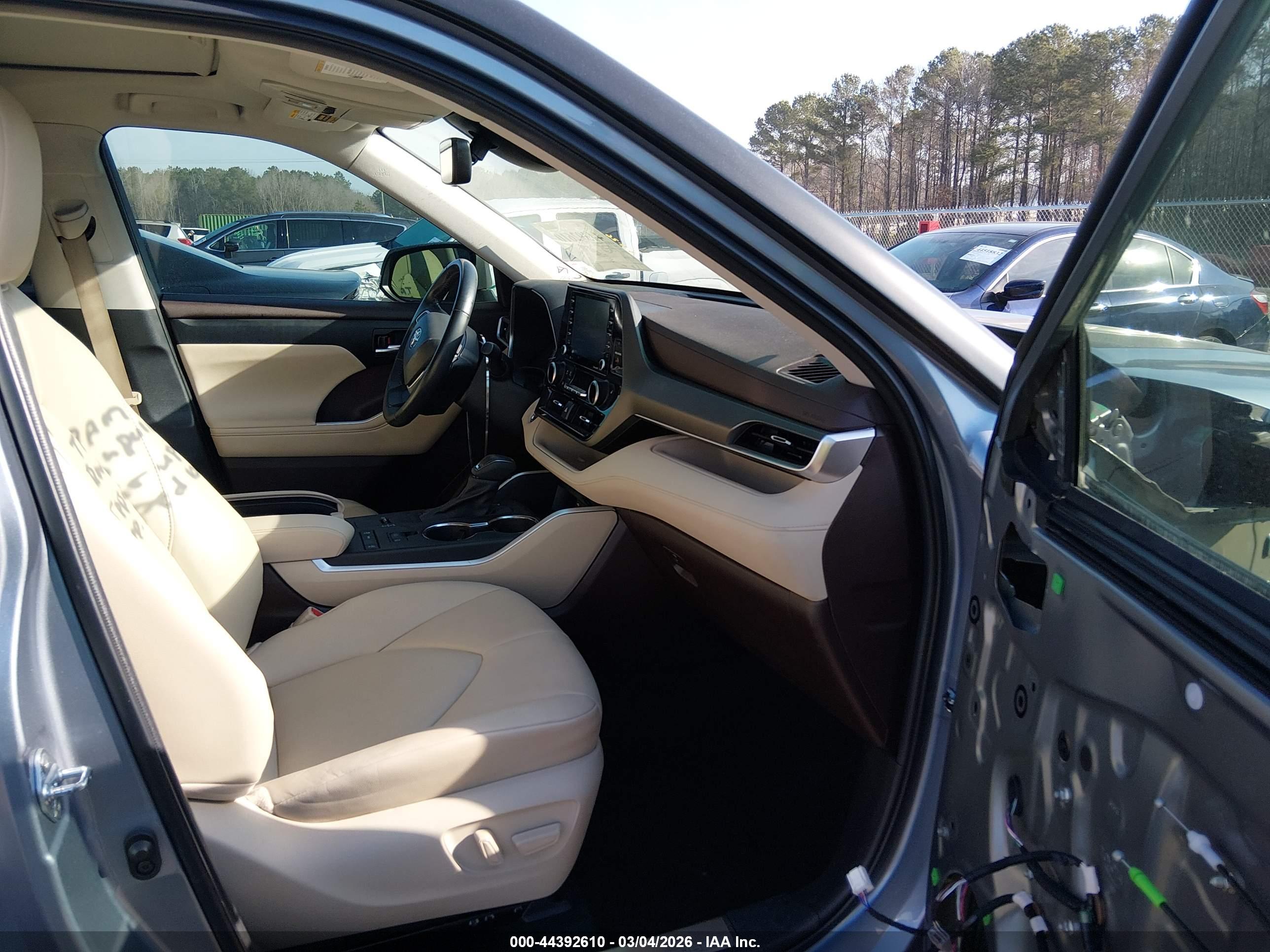 TOYOTA HIGHLANDER image 5