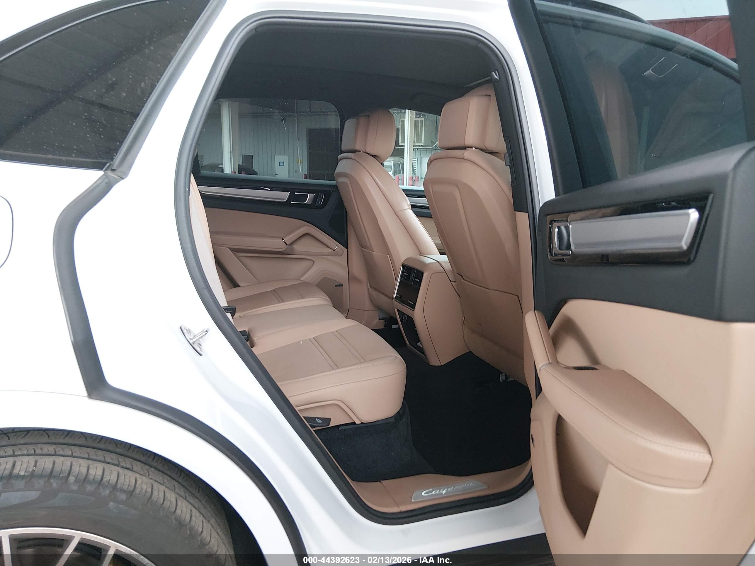 PORSCHE CAYENNE image 8