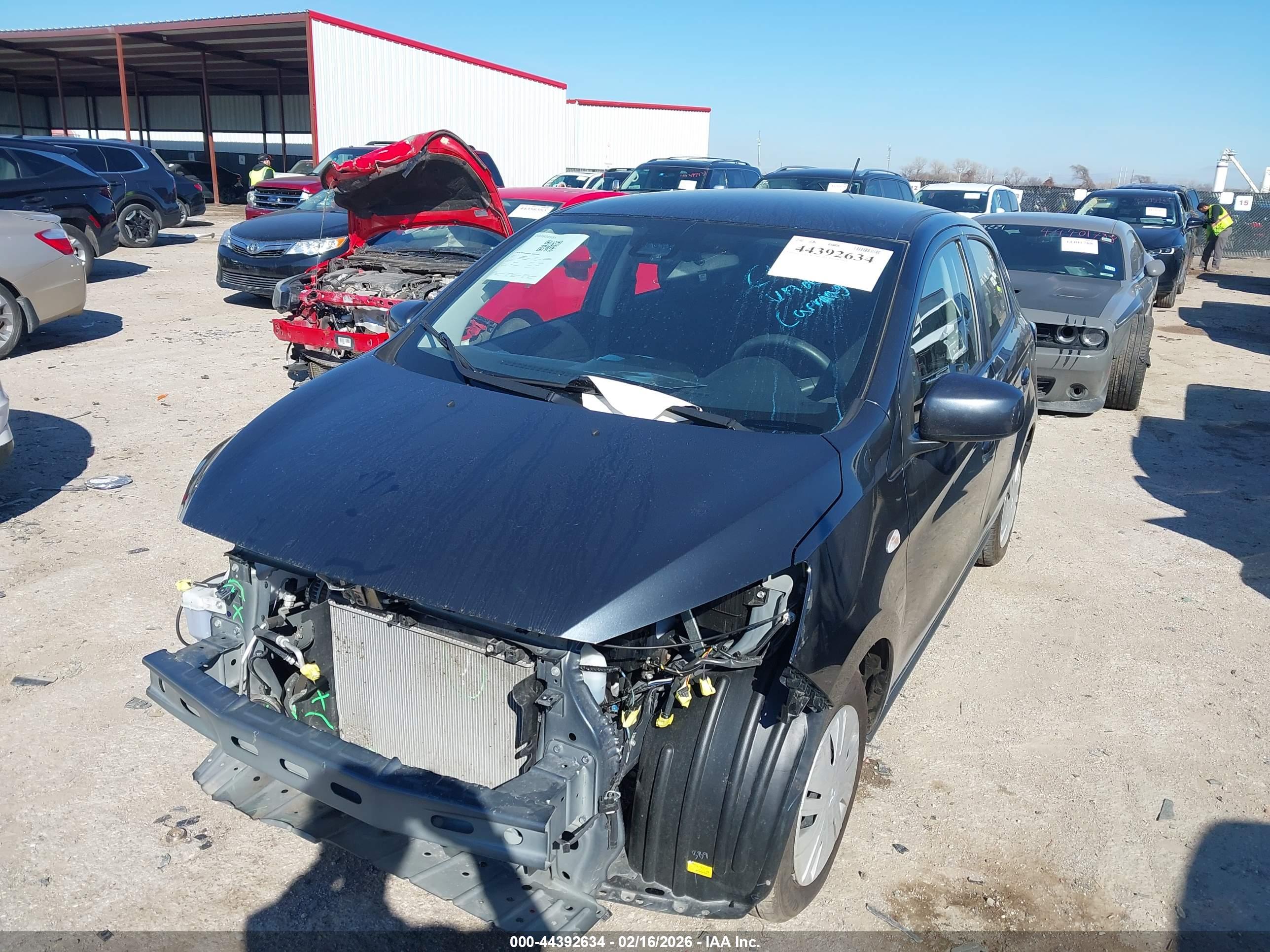 MITSUBISHI MIRAGE image 2