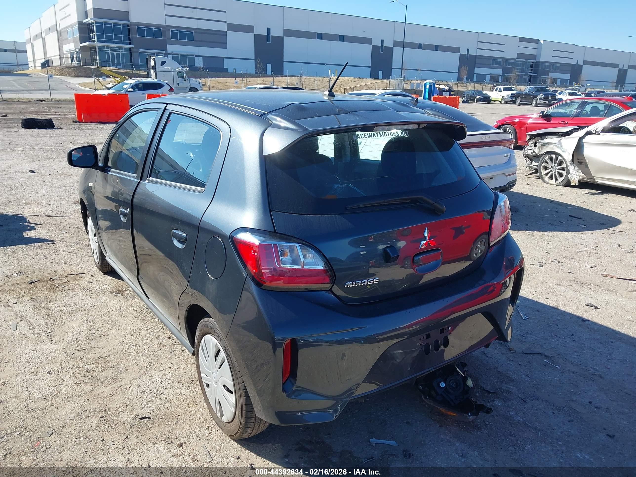 MITSUBISHI MIRAGE image 3