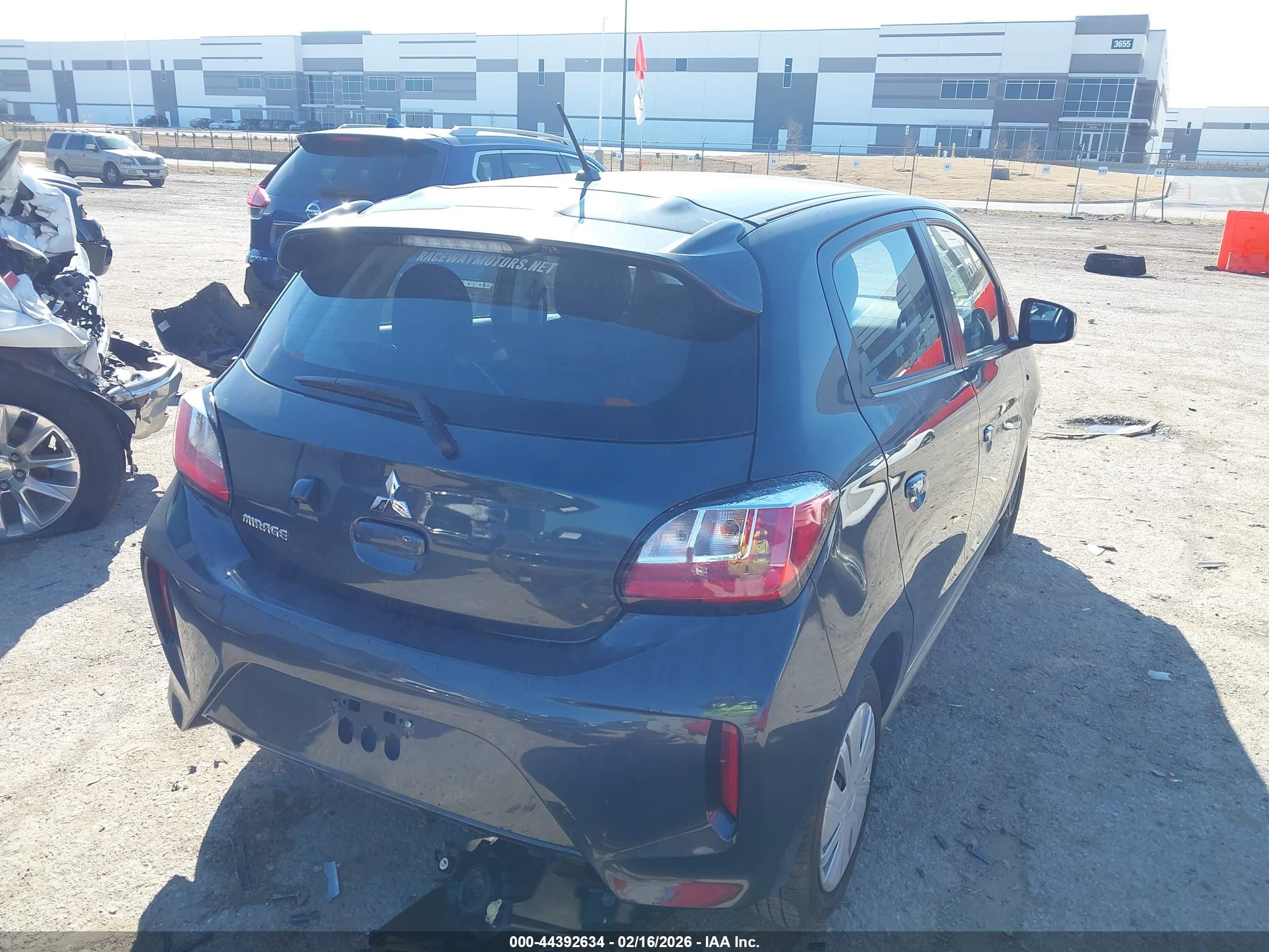 MITSUBISHI MIRAGE image 4