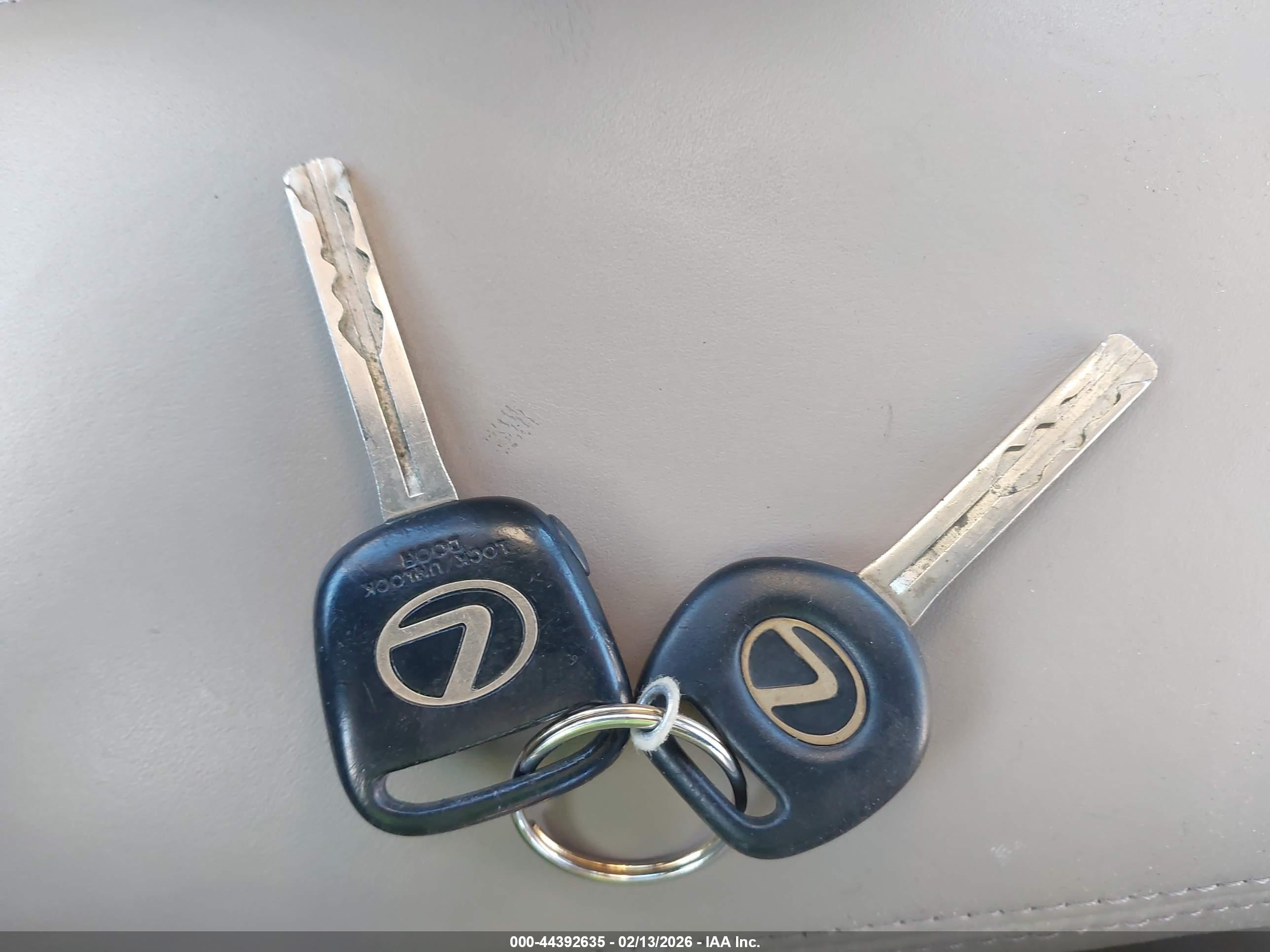 LEXUS ES image 11