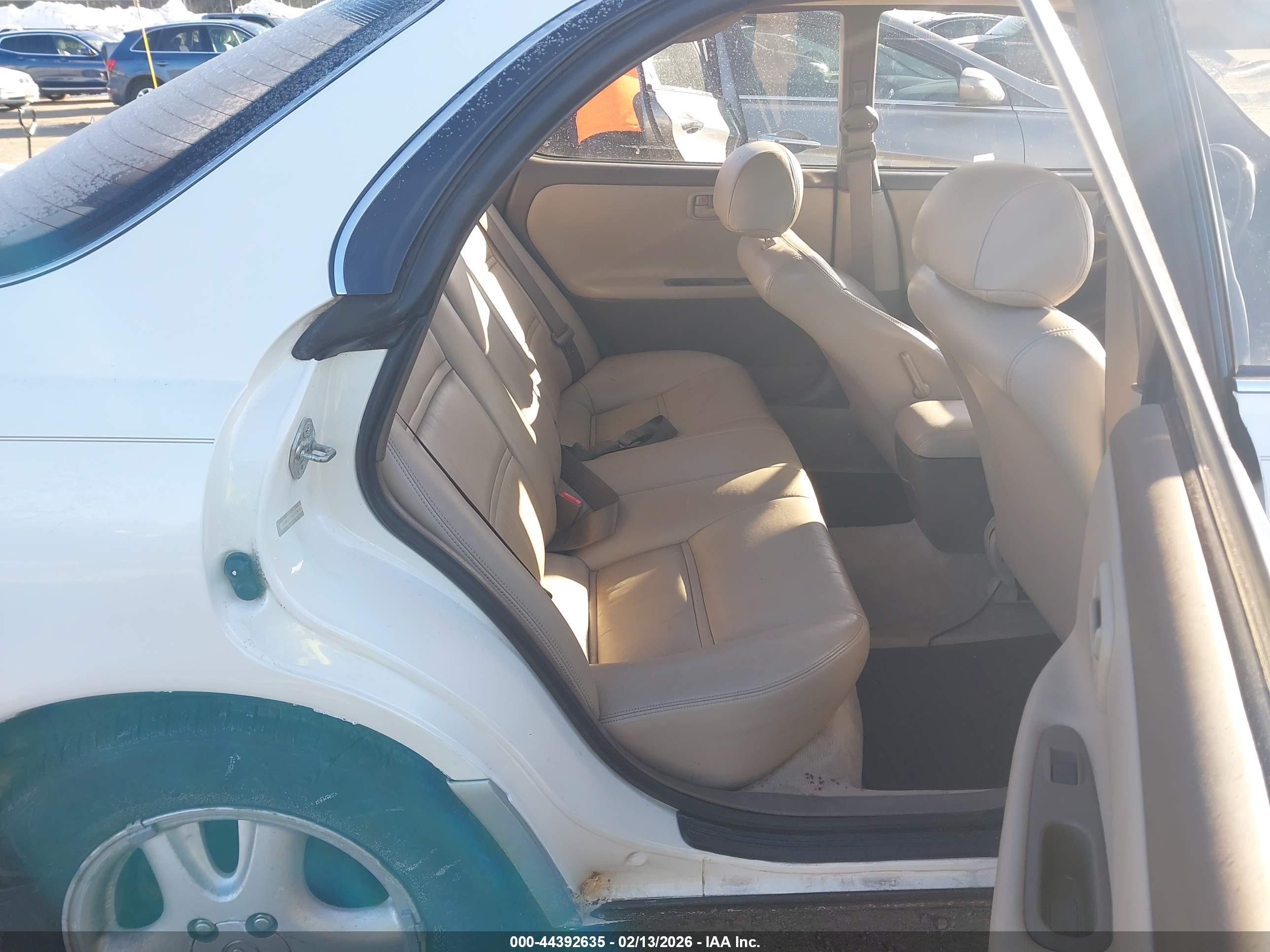 LEXUS ES image 8