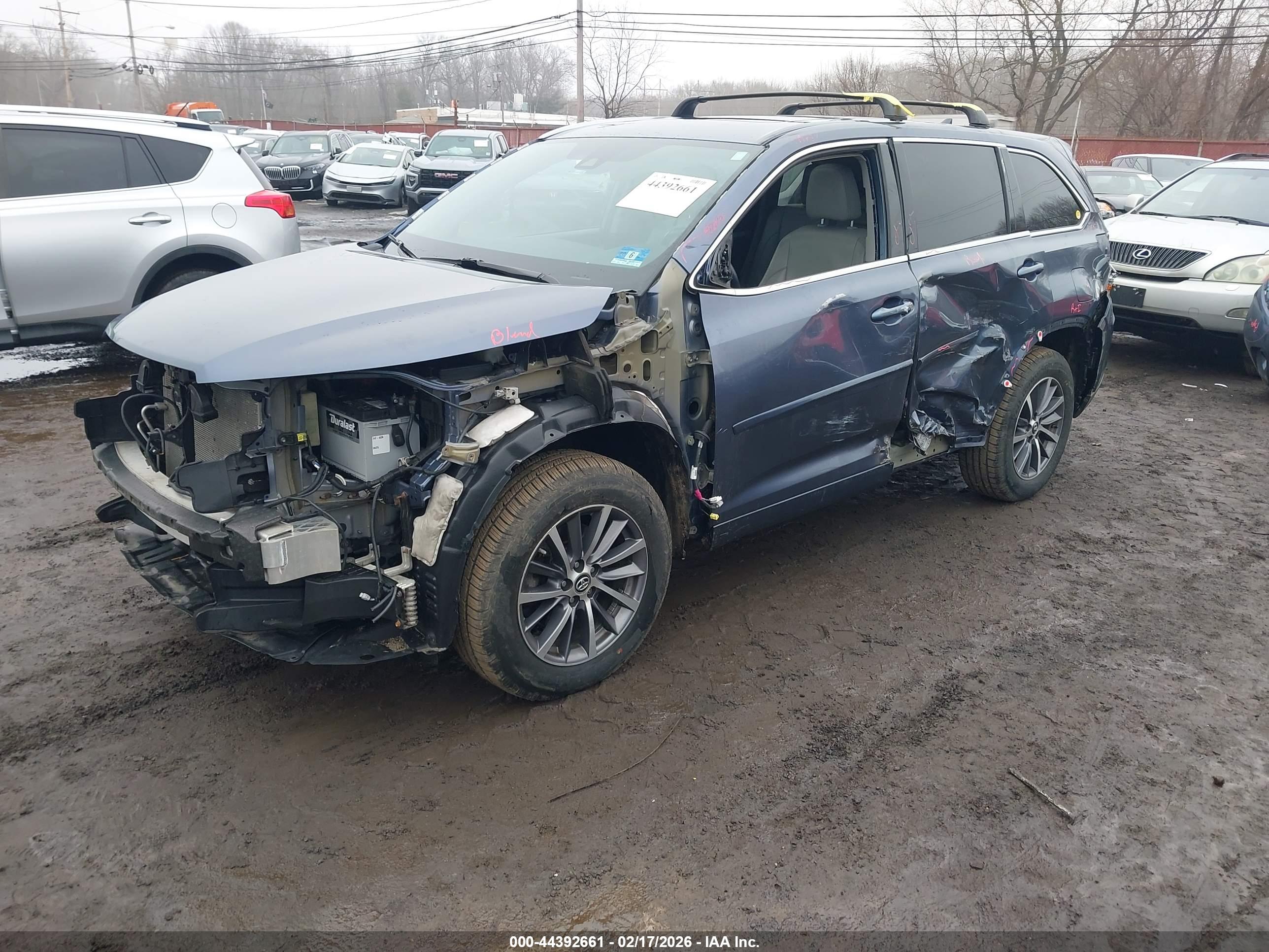 TOYOTA HIGHLANDER image 2