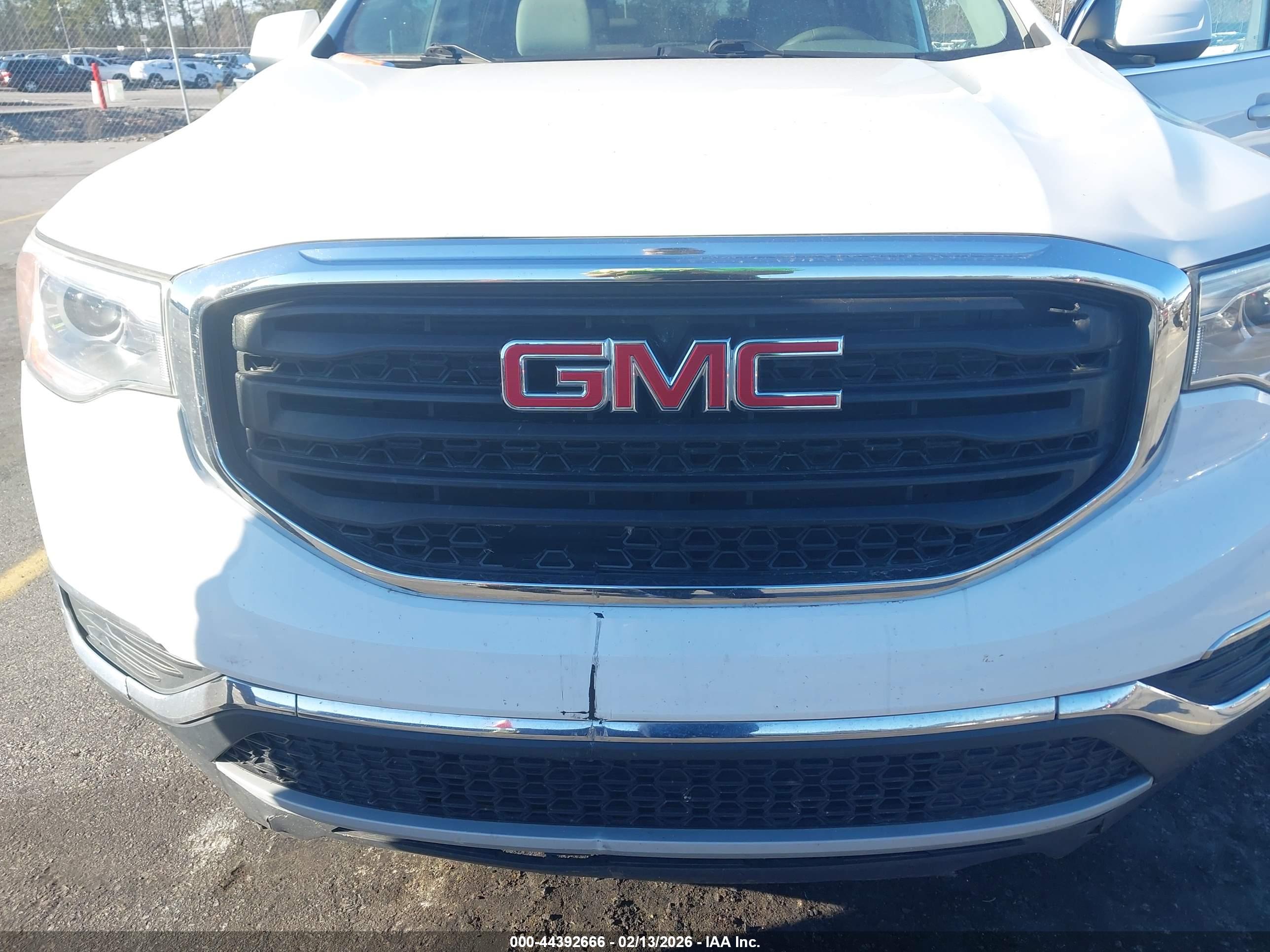GMC ACADIA image 6