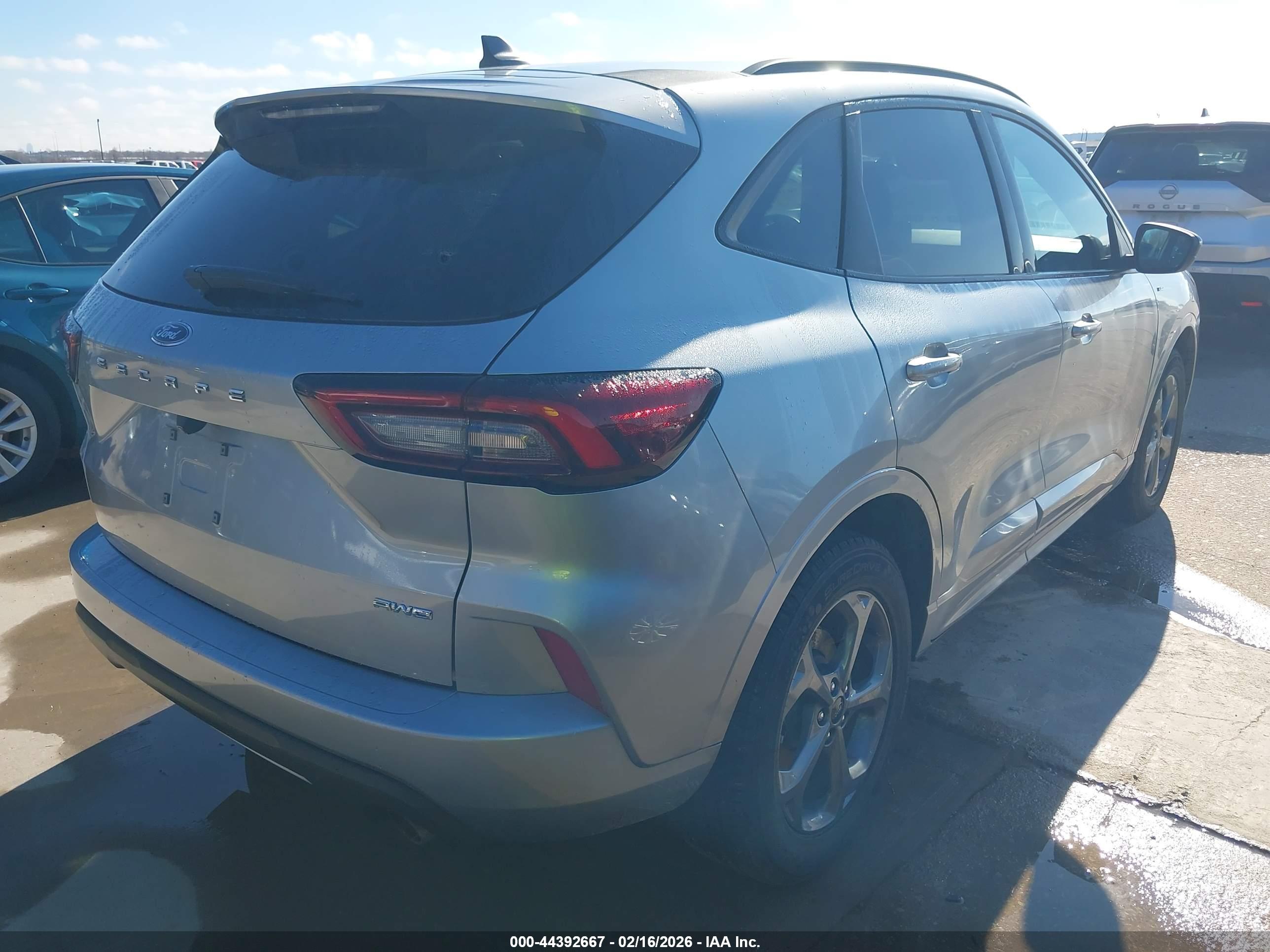 FORD ESCAPE image 4