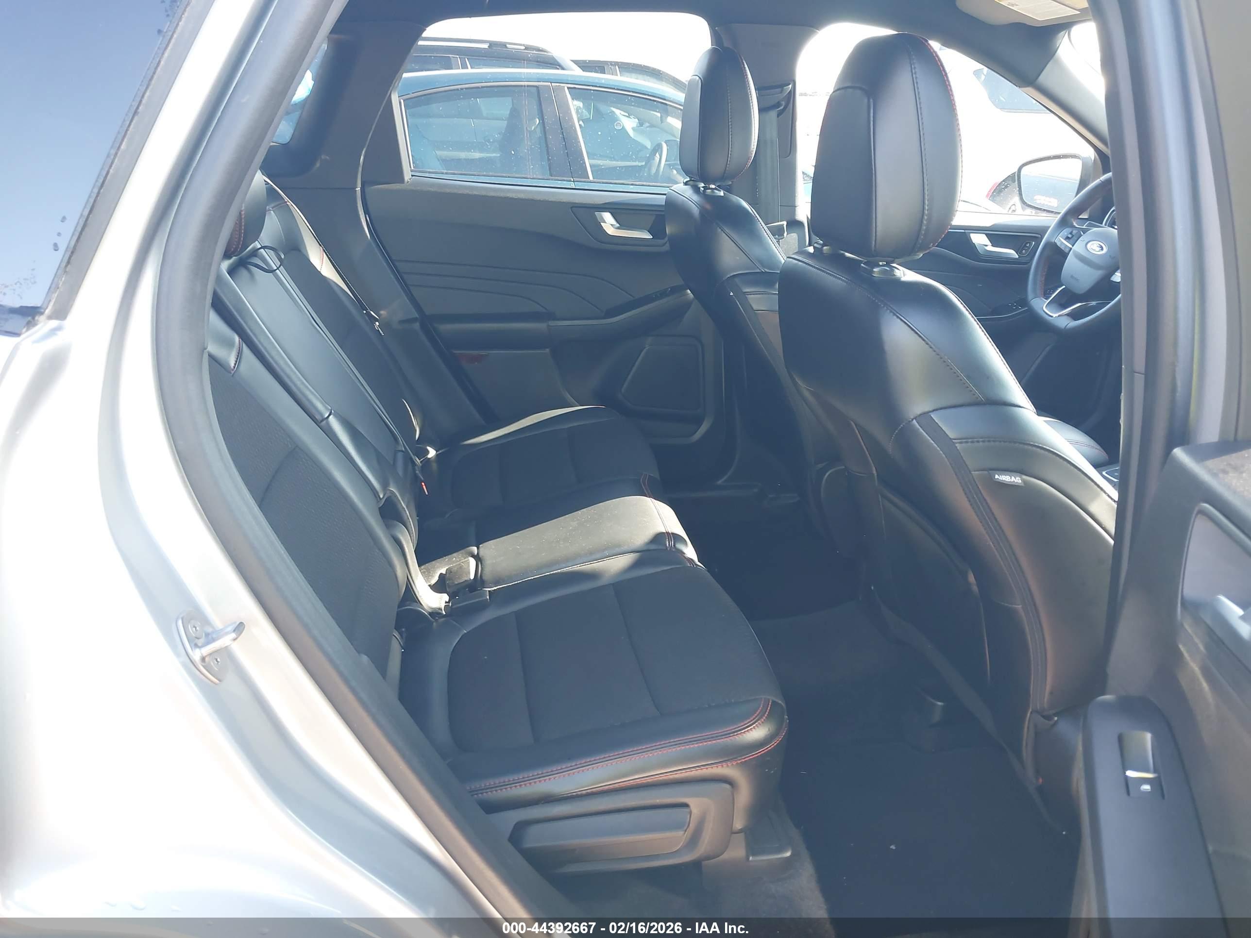 FORD ESCAPE image 8