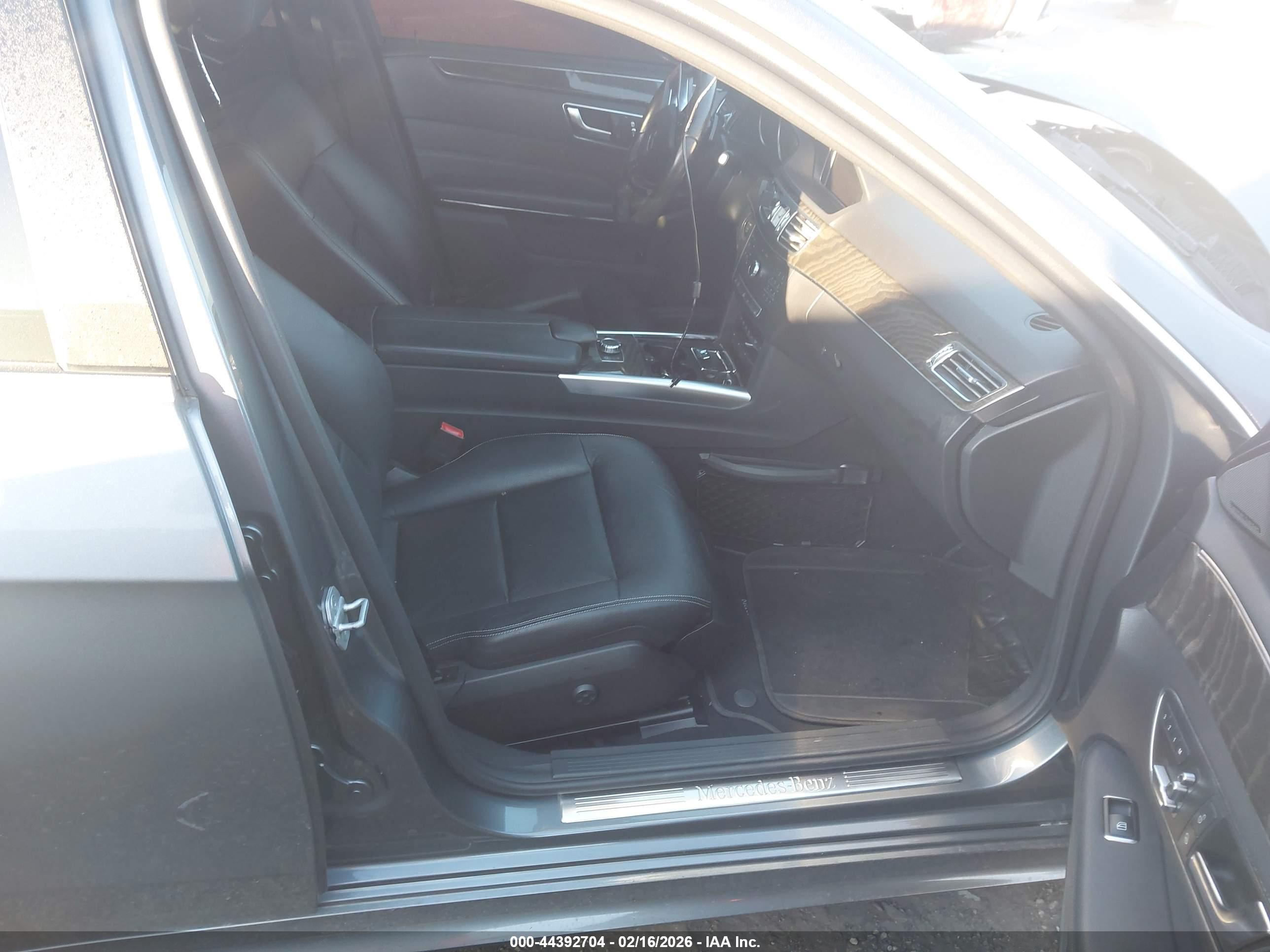 MERCEDES-BENZ E image 5
