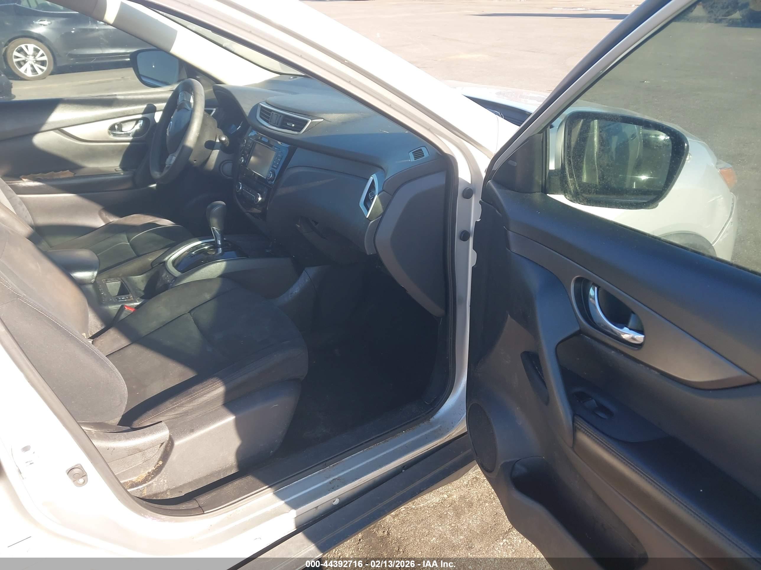 NISSAN ROGUE image 5
