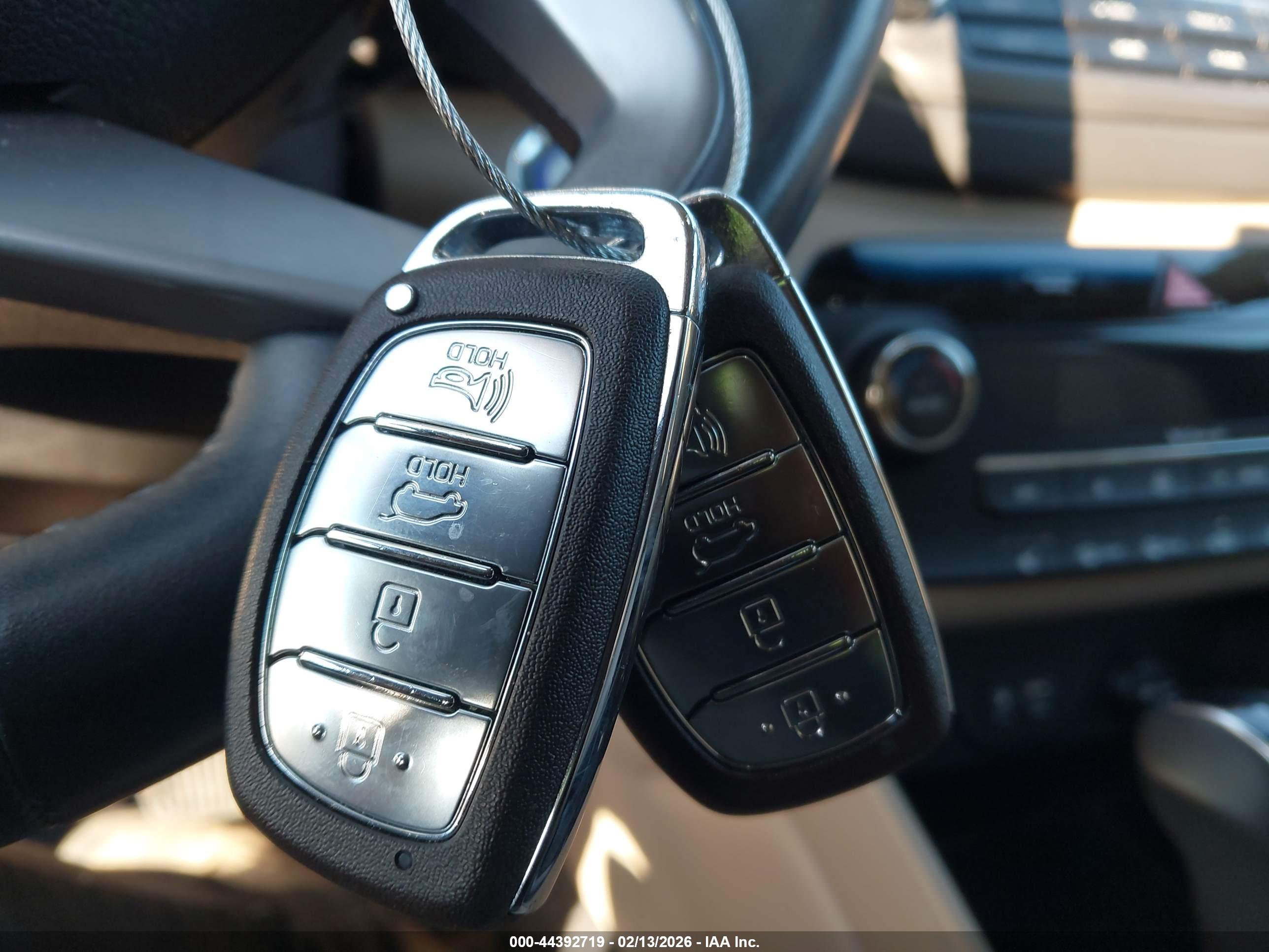 HYUNDAI TUCSON image 11