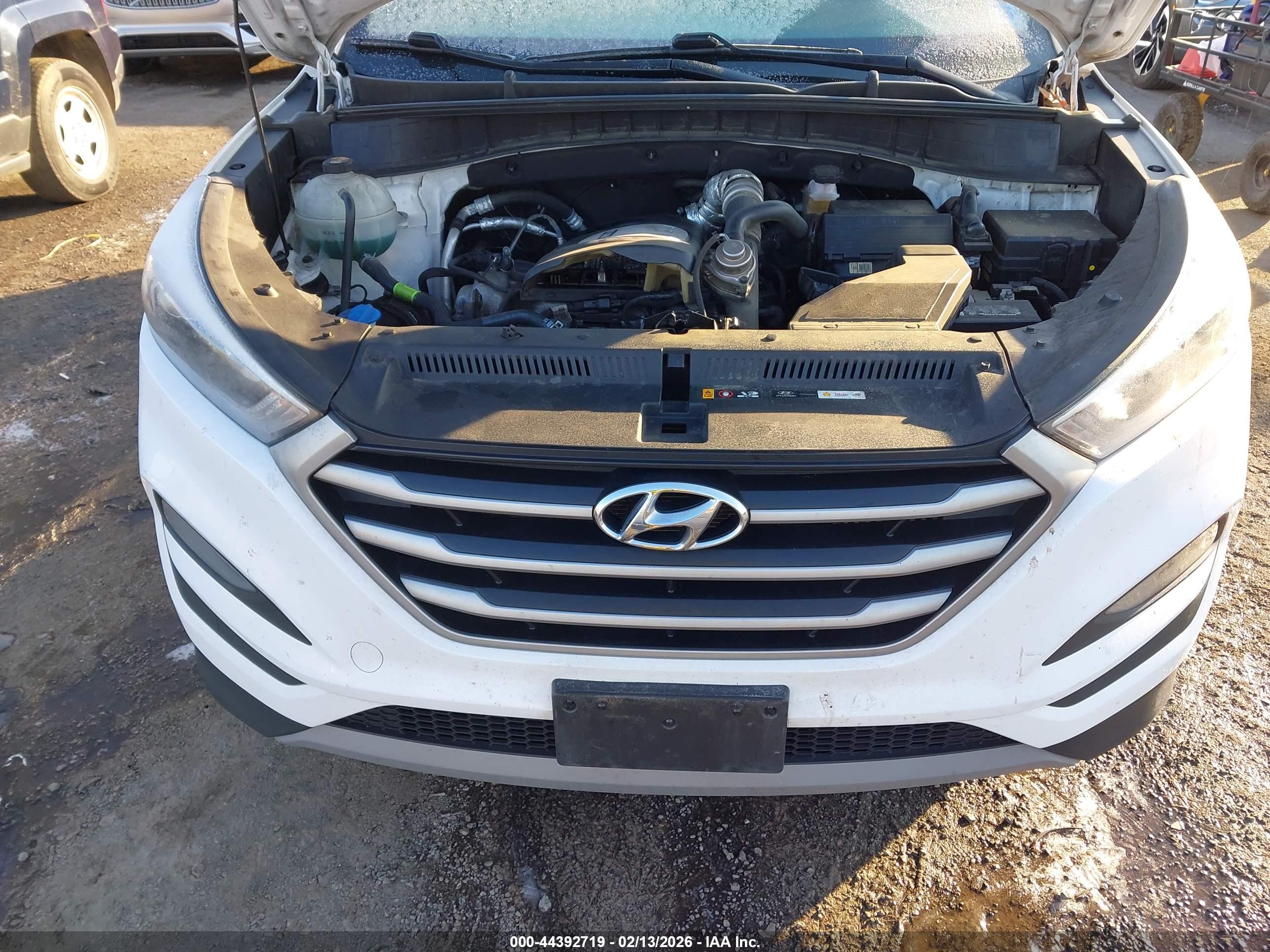 HYUNDAI TUCSON image 6