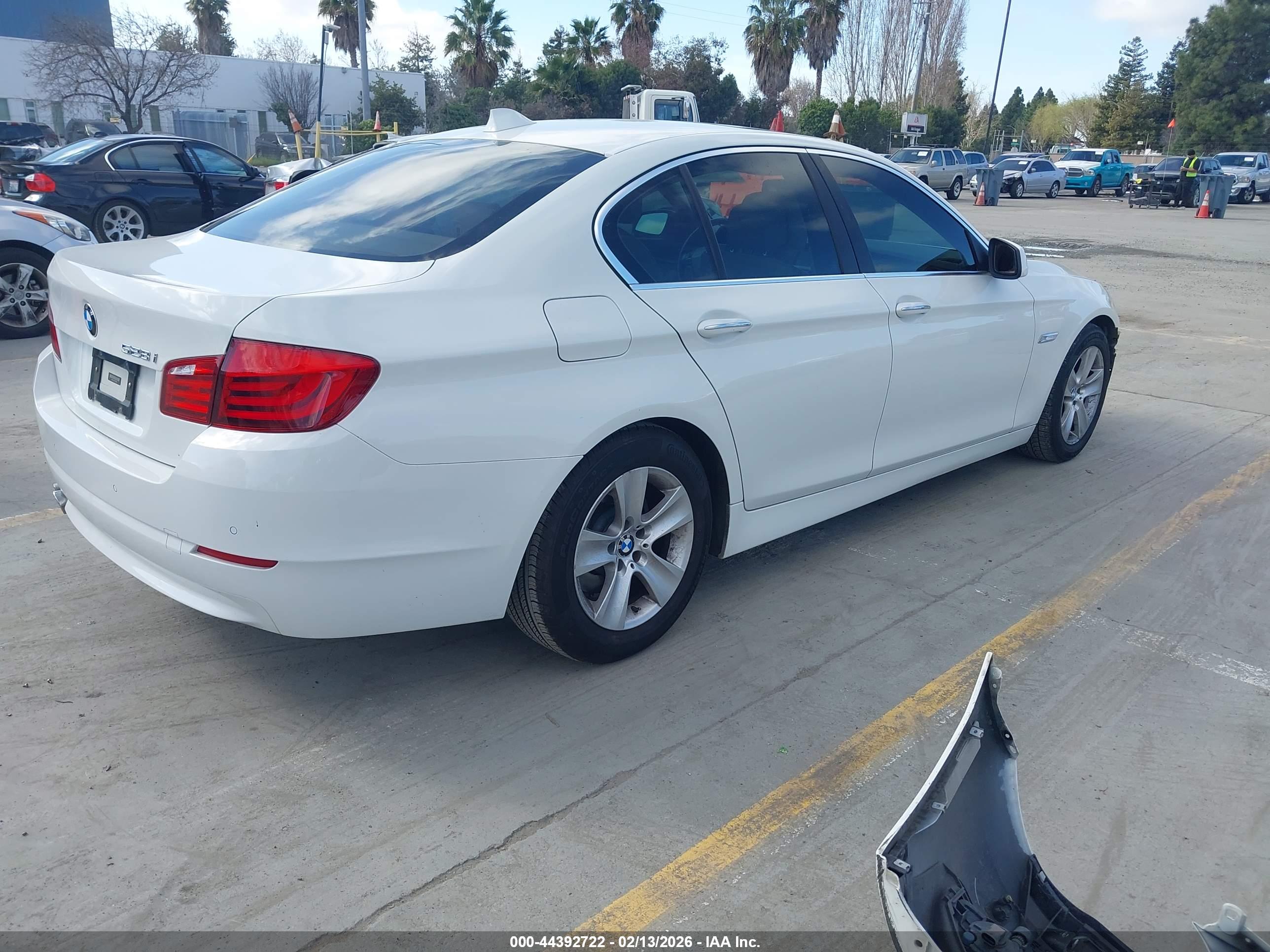 BMW 528I image 4