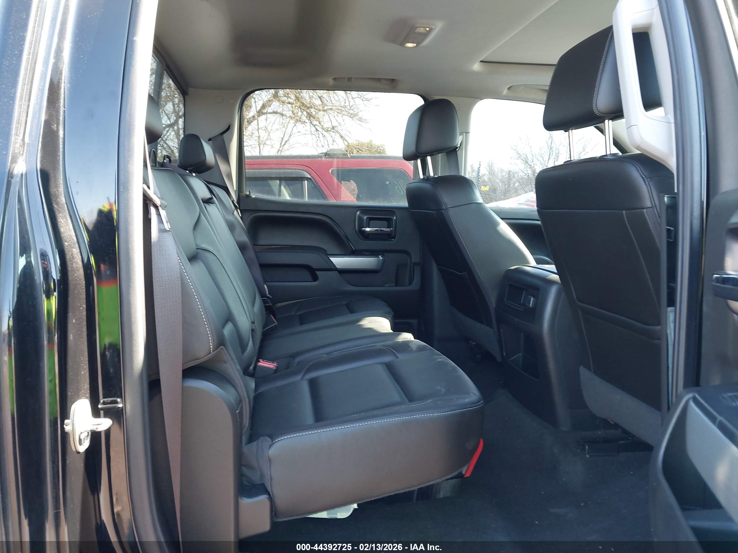 CHEVROLET SILVERADO image 8