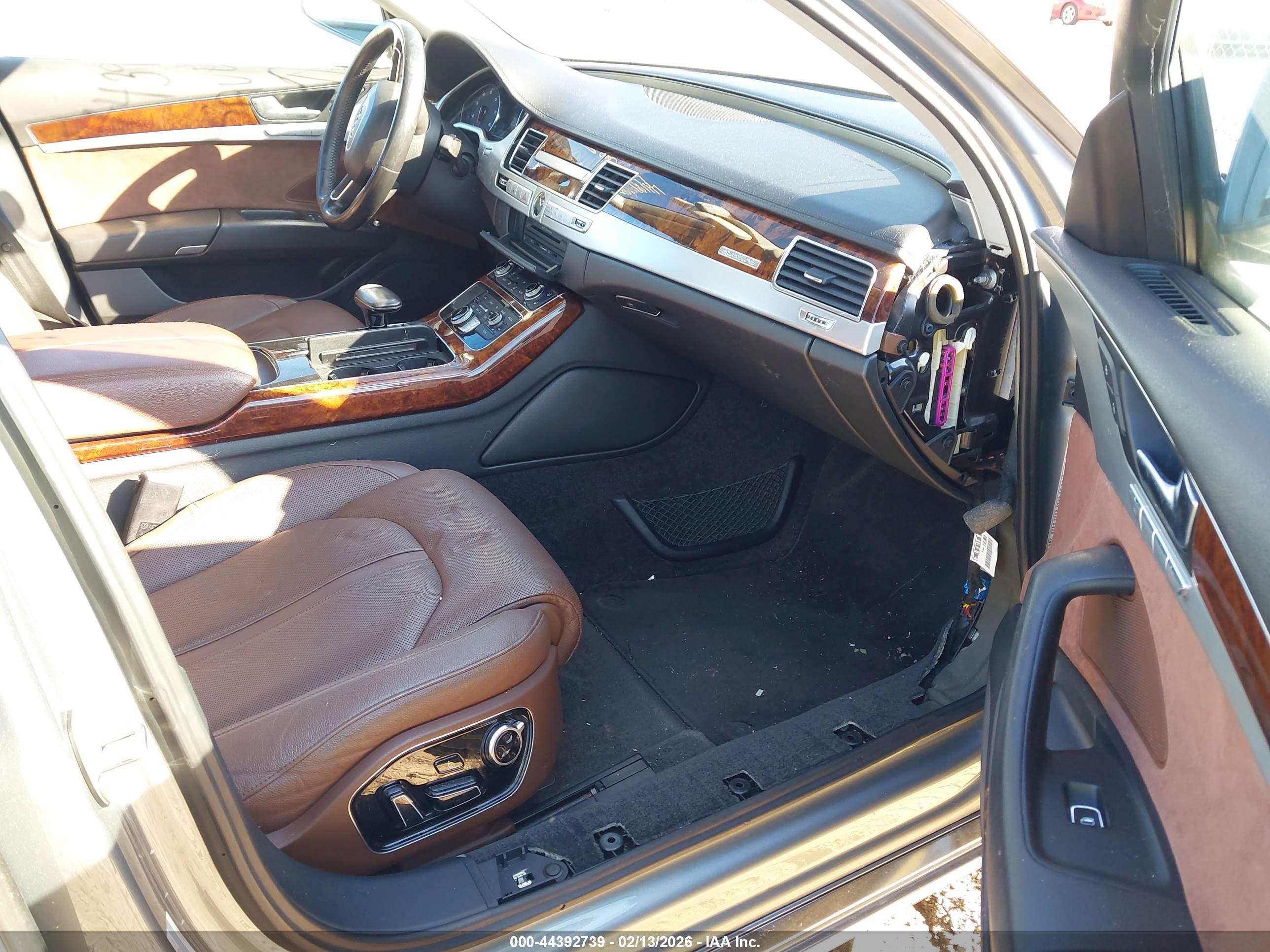 AUDI A8 image 5