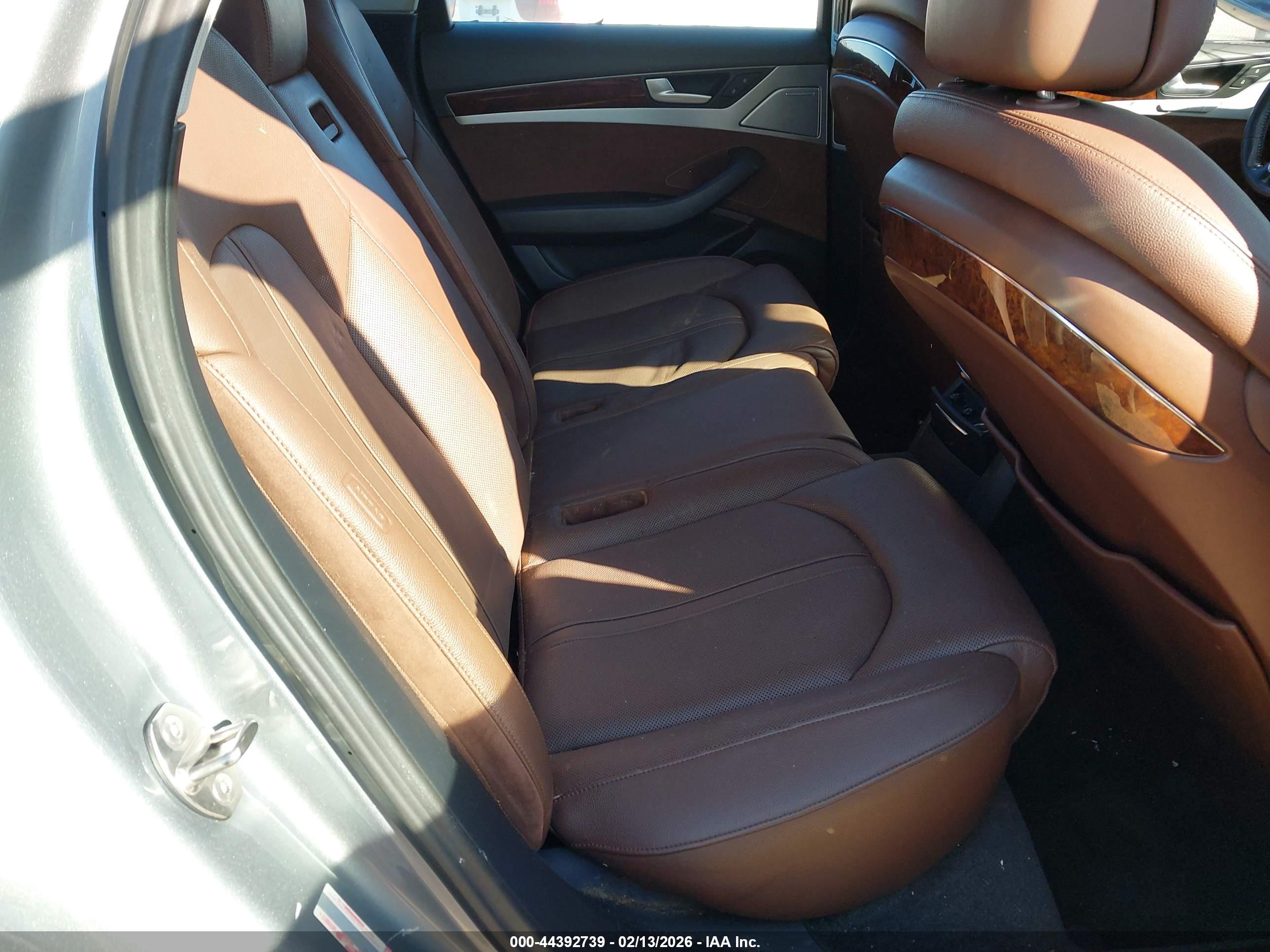 AUDI A8 image 8