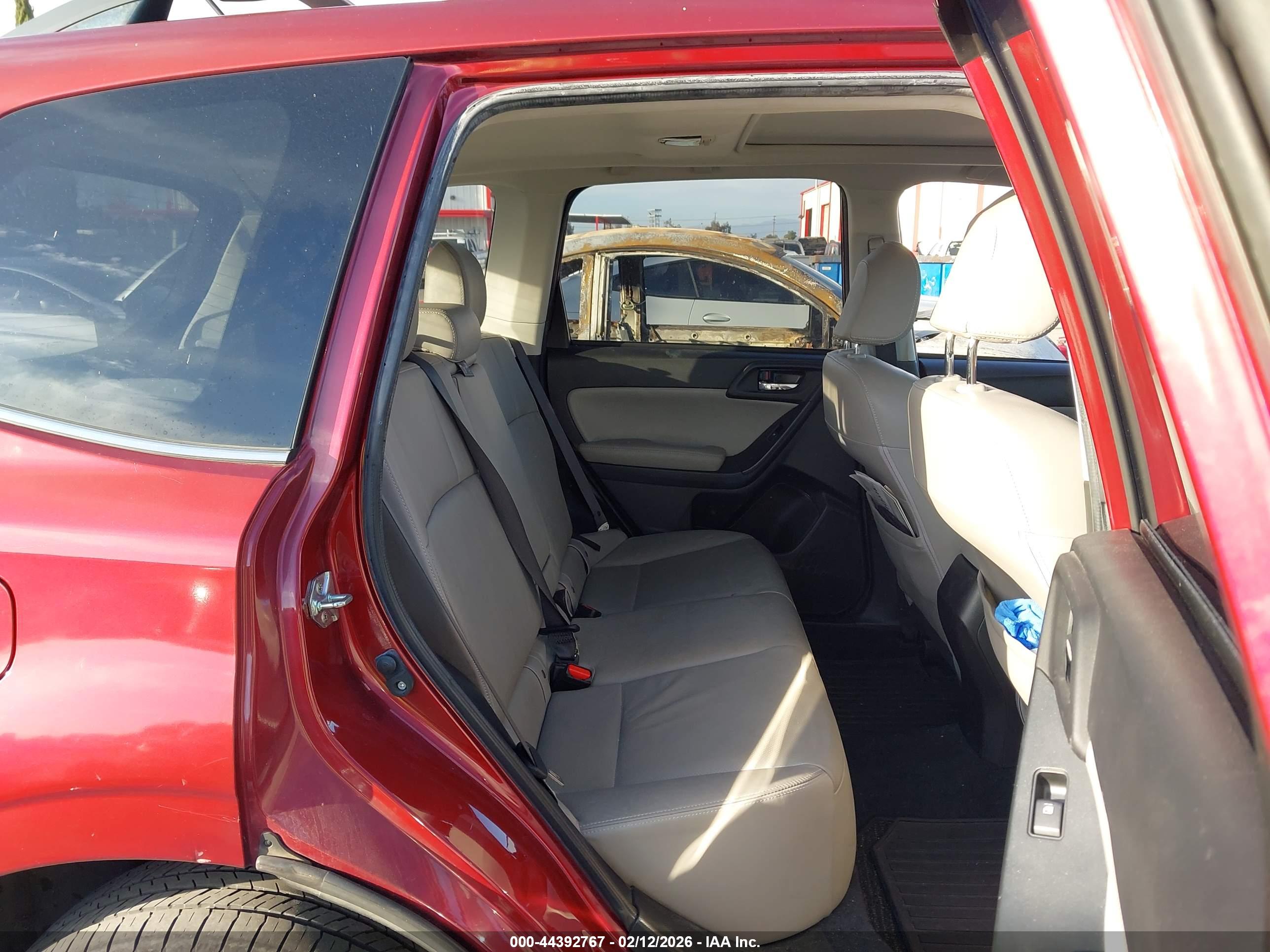 SUBARU FORESTER image 8