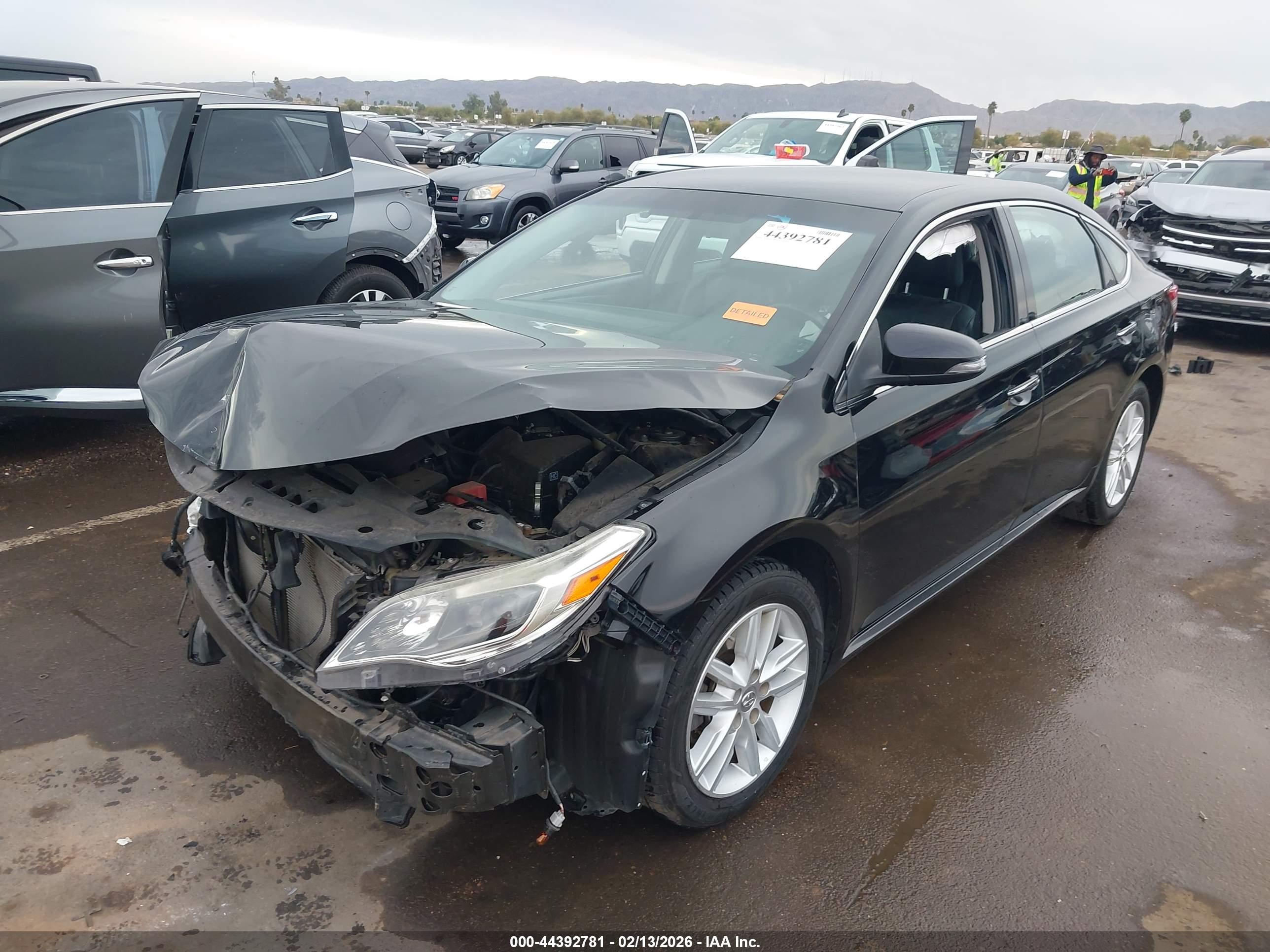 TOYOTA AVALON image 2