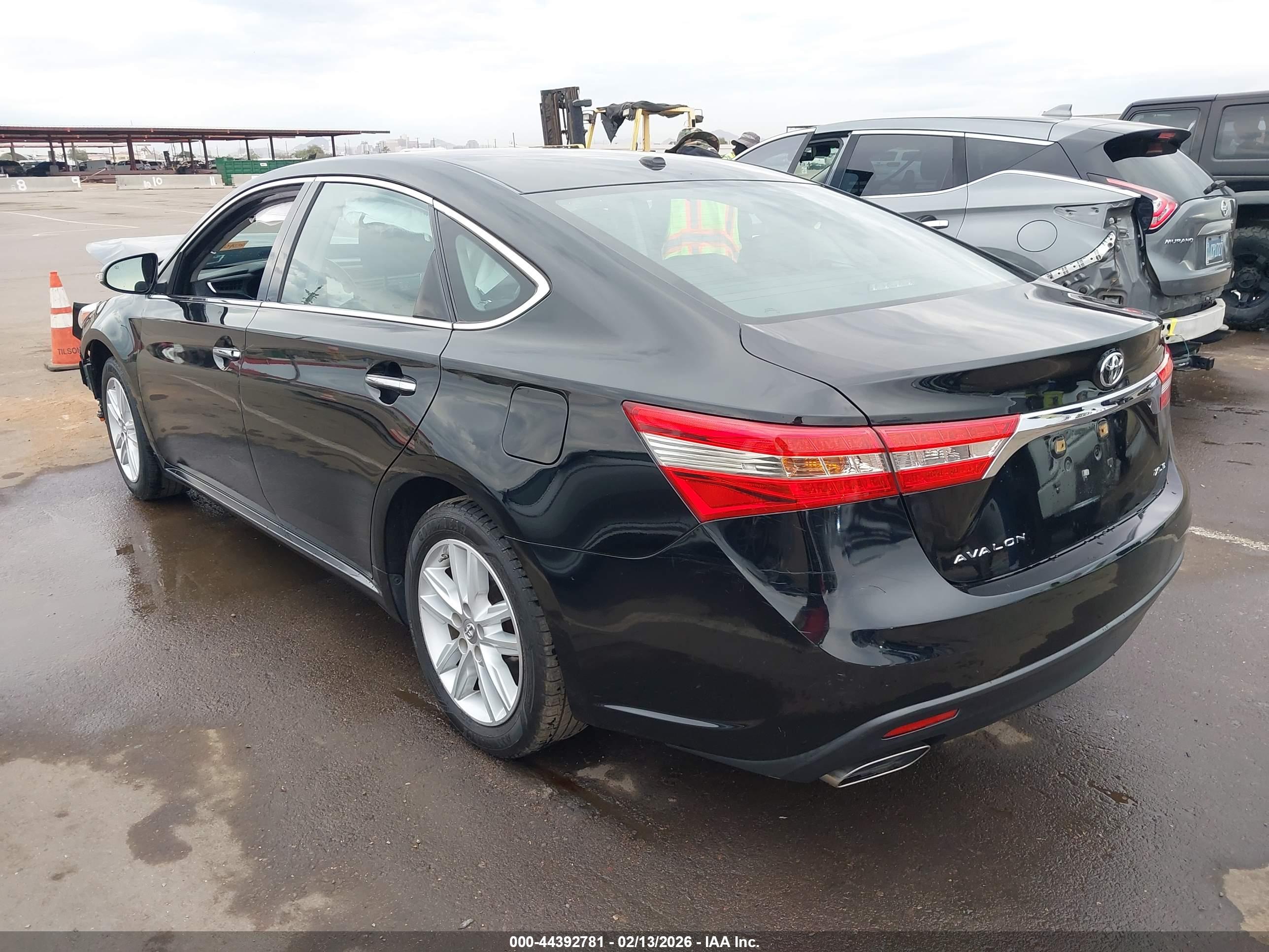 TOYOTA AVALON image 3