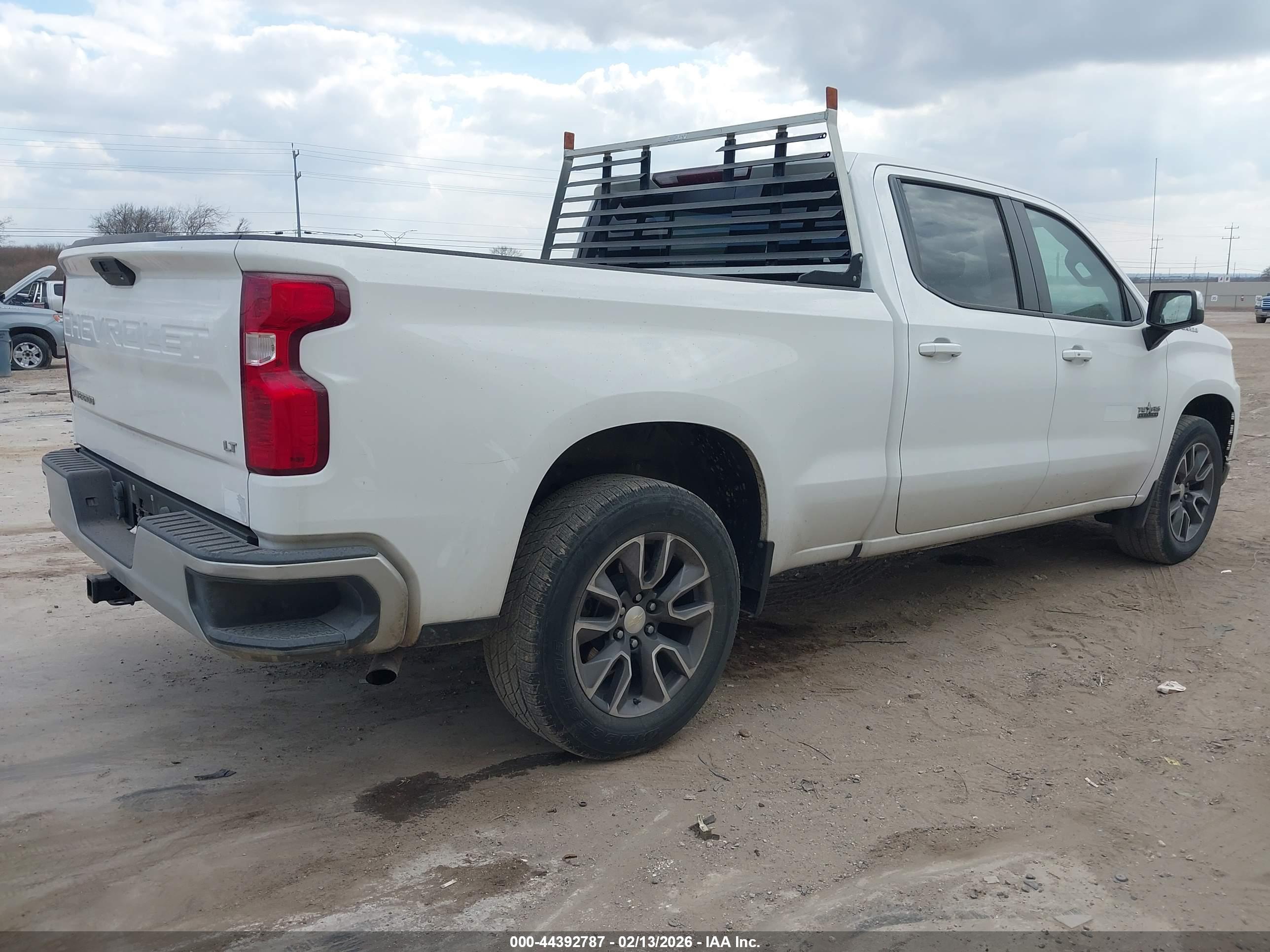 CHEVROLET SILVERADO image 4
