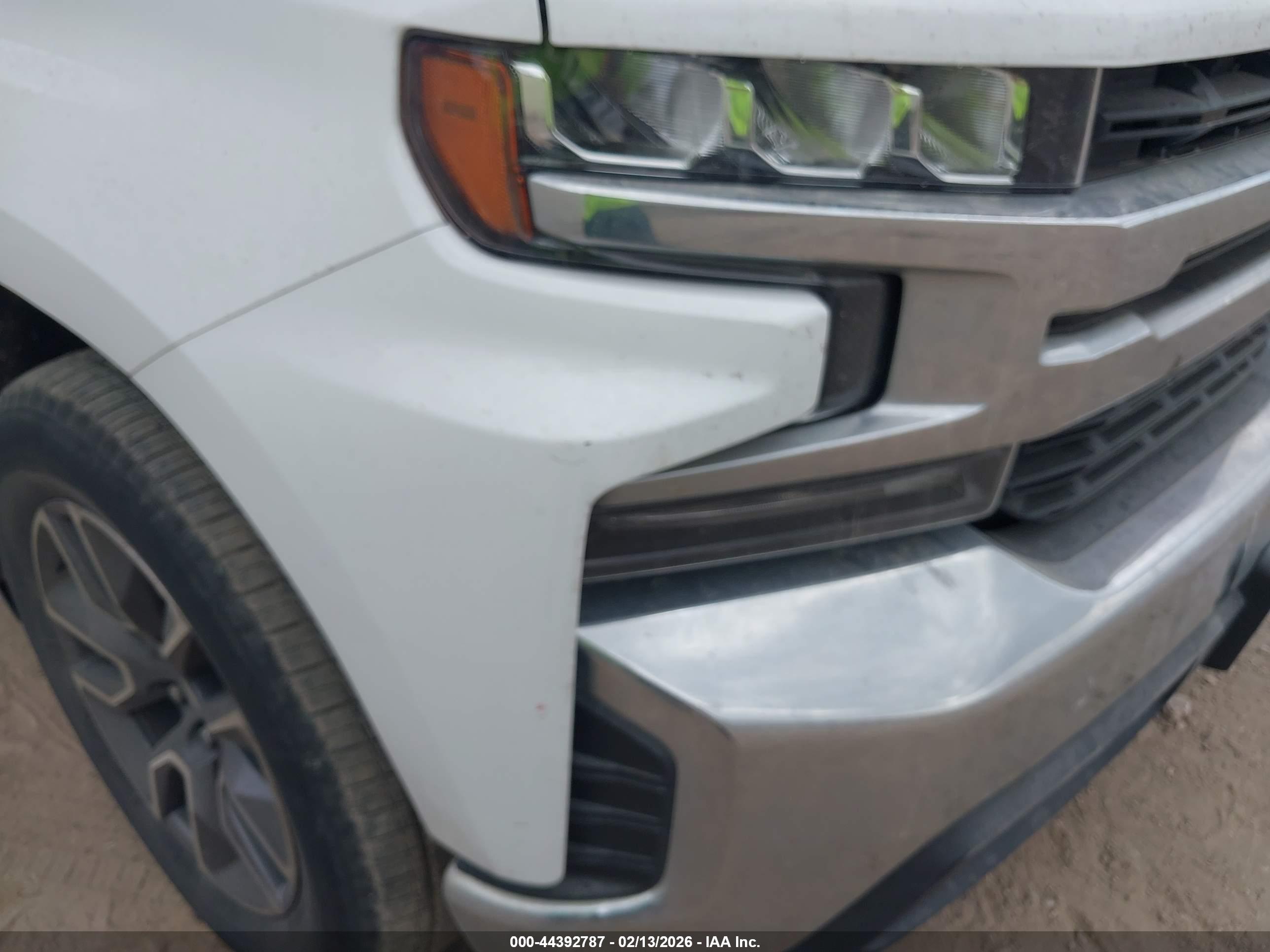 CHEVROLET SILVERADO image 6