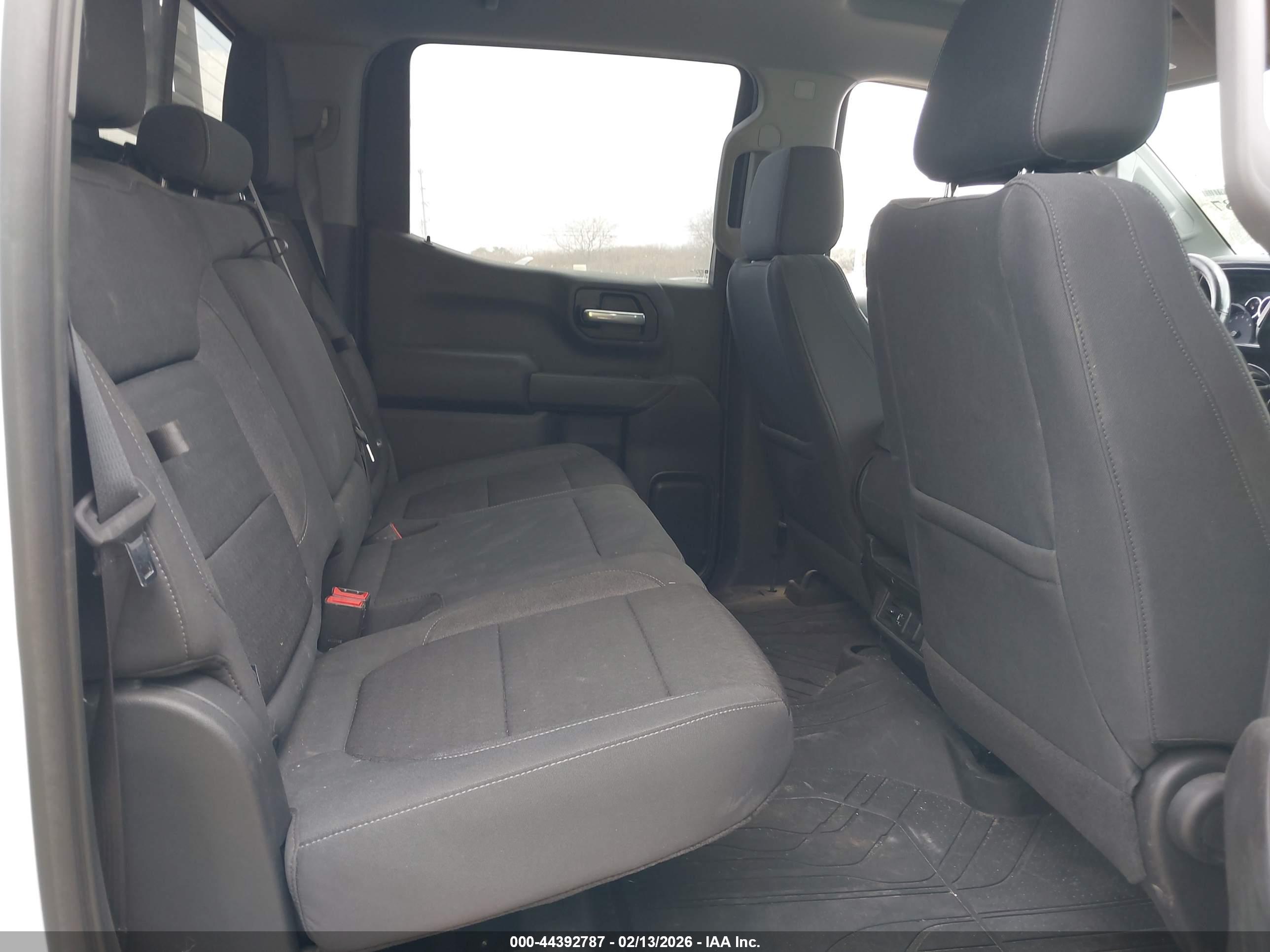 CHEVROLET SILVERADO image 8