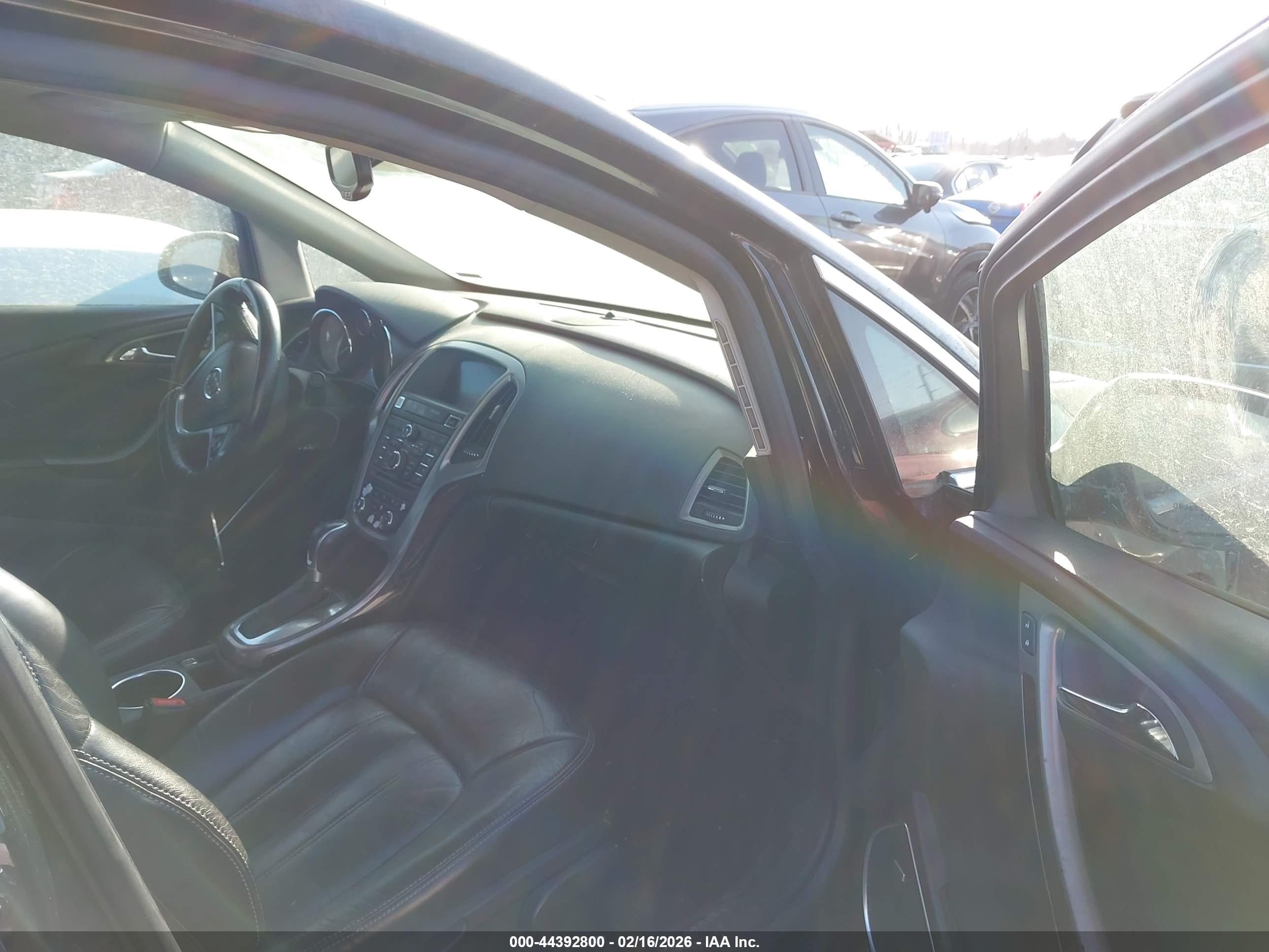BUICK VERANO image 5