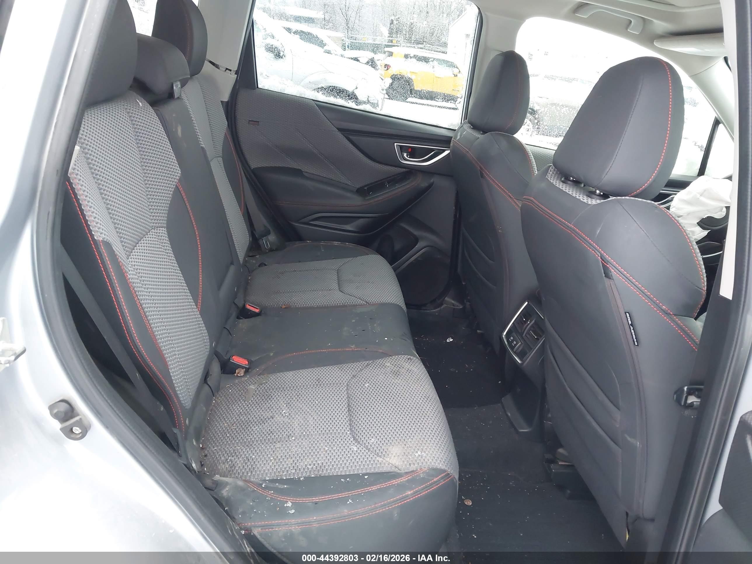 SUBARU FORESTER image 8