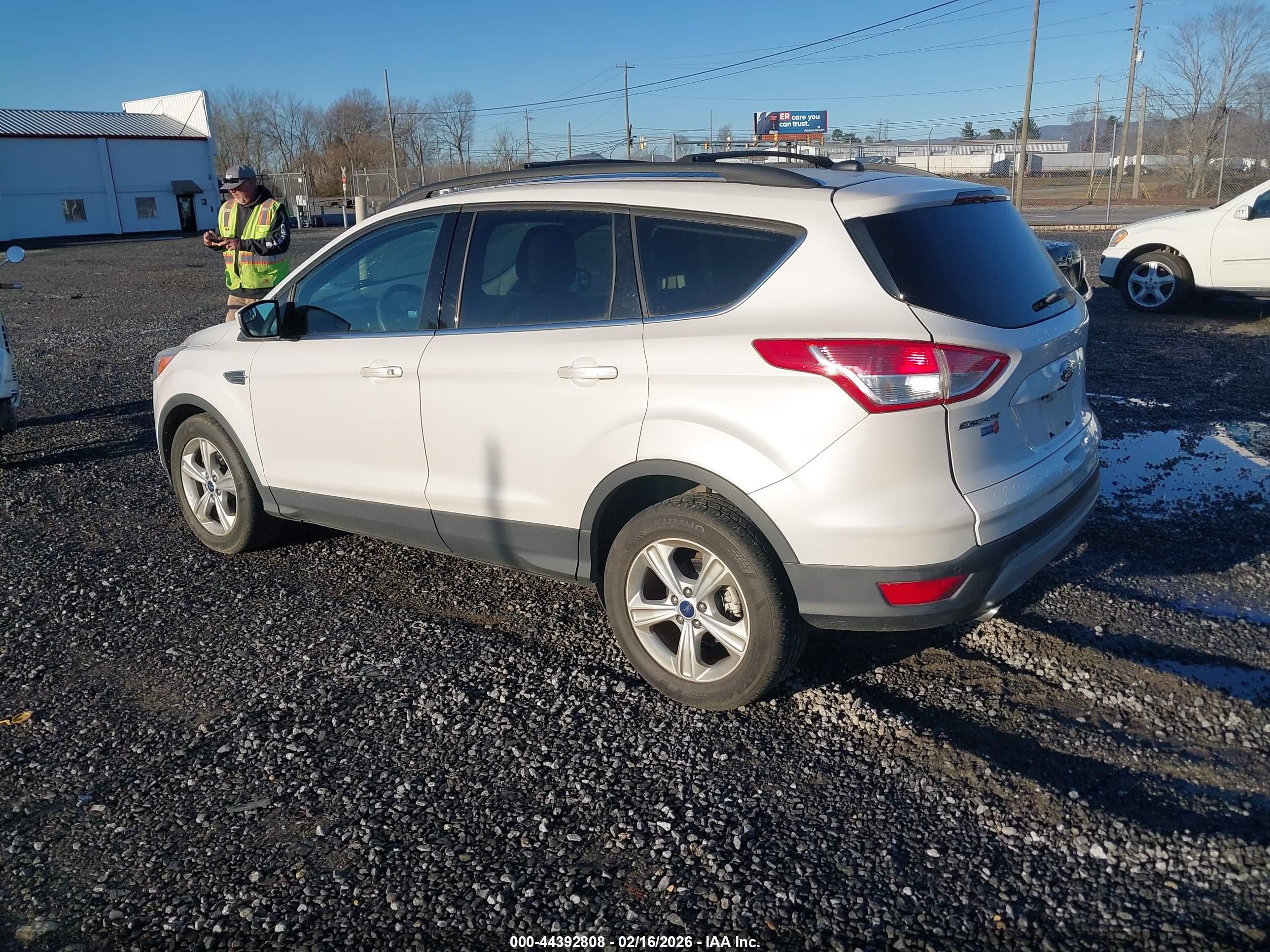 FORD ESCAPE image 3