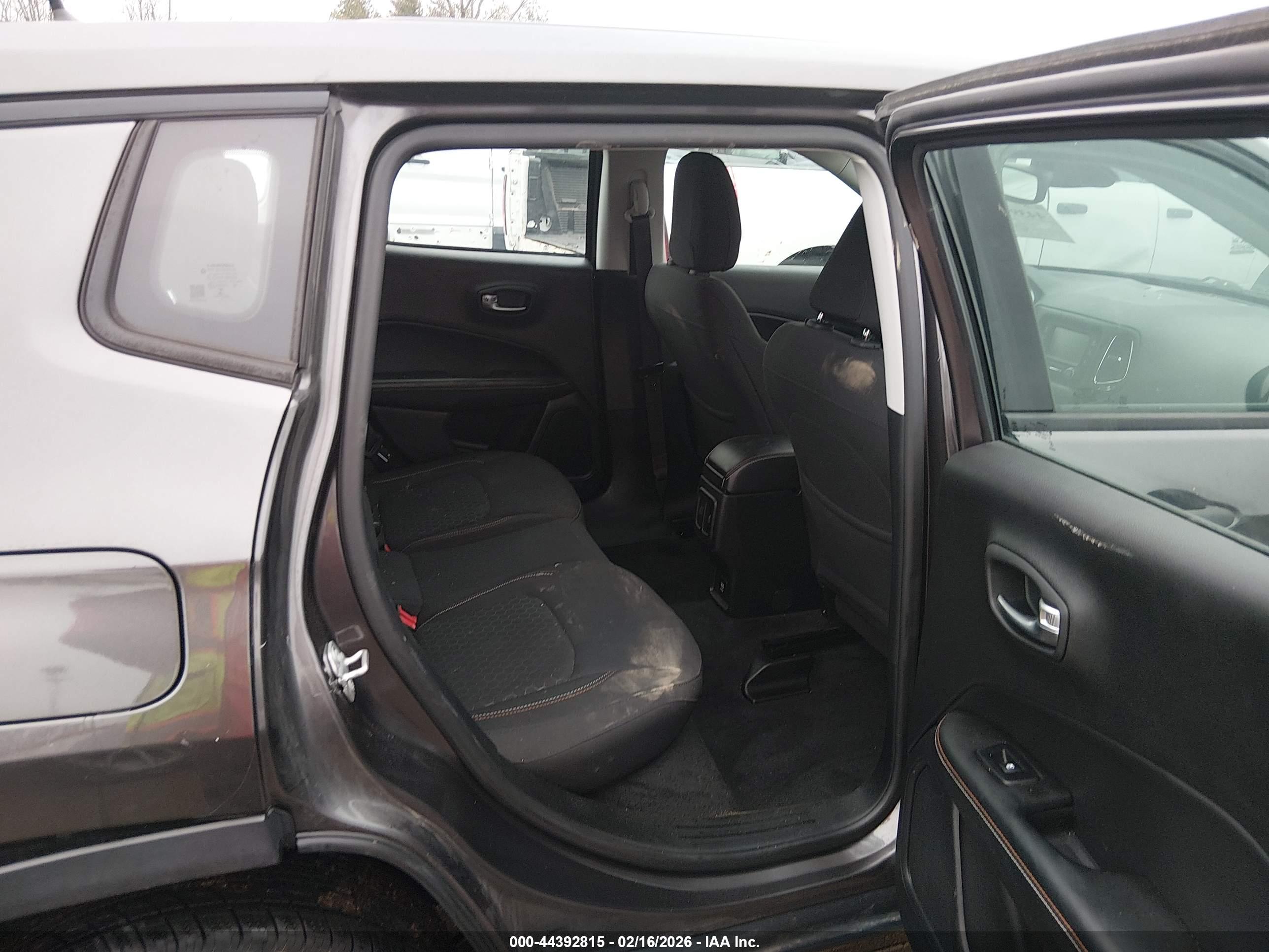 JEEP COMPASS image 8