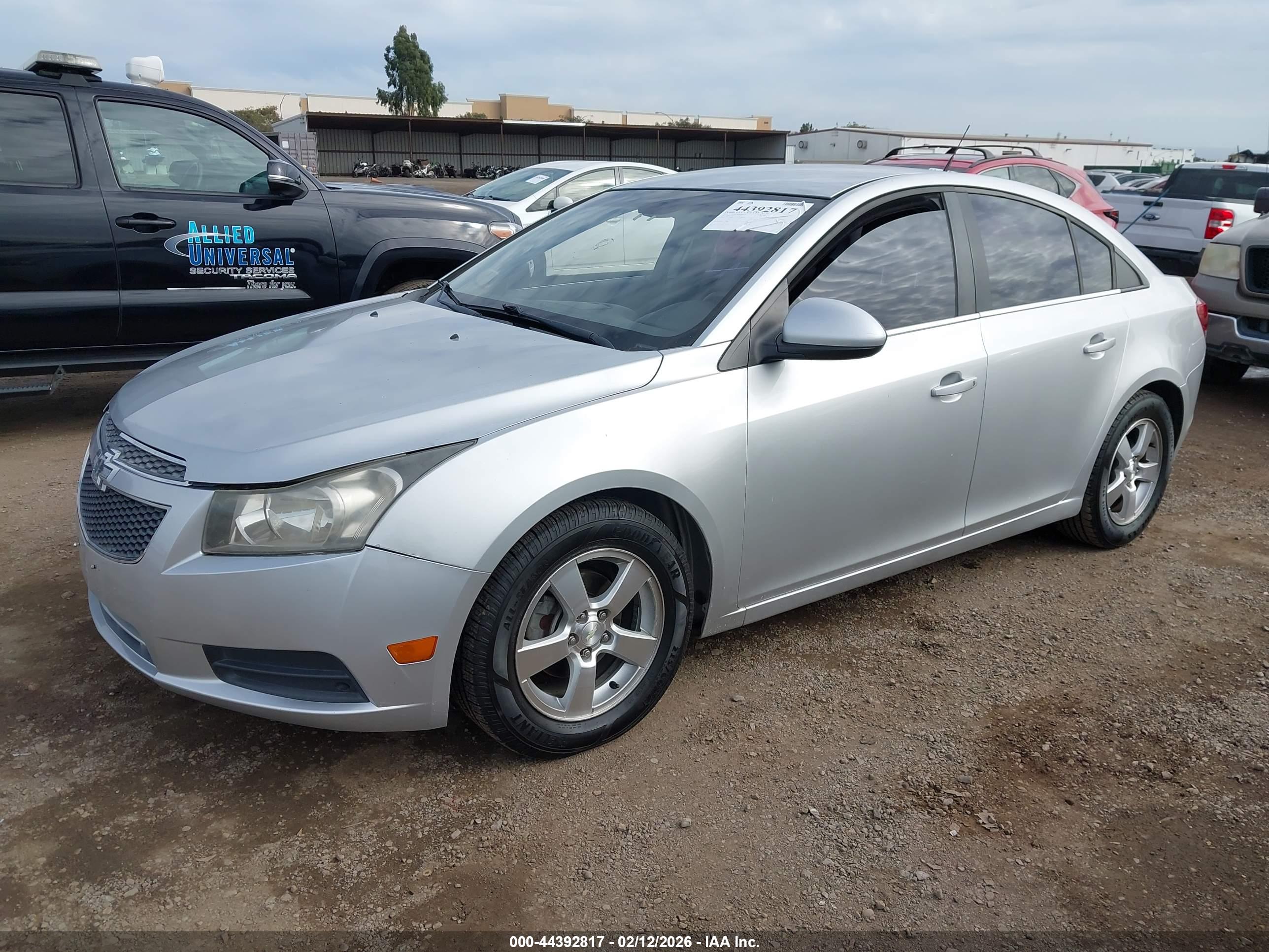 CHEVROLET CRUZE image 2