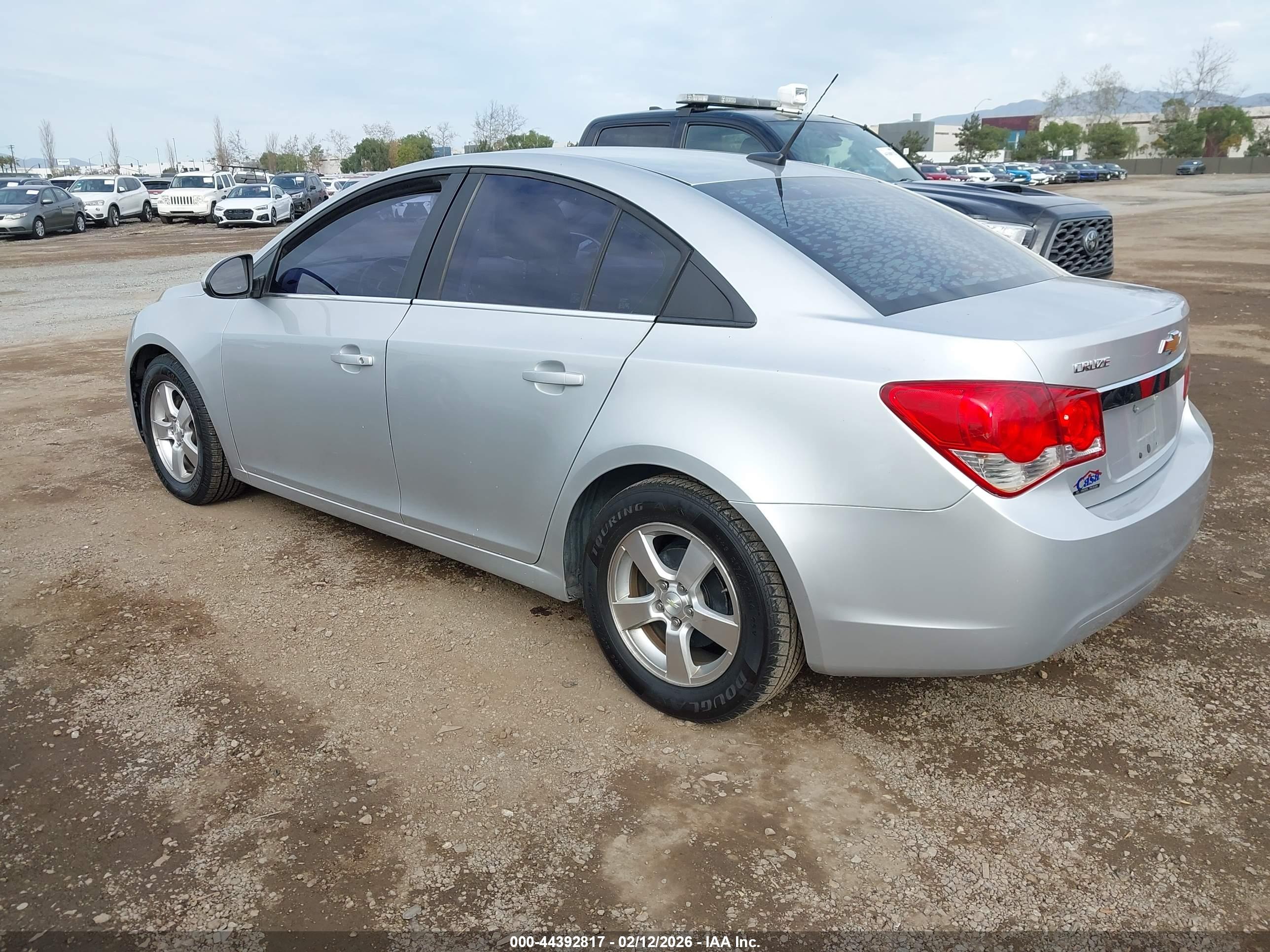 CHEVROLET CRUZE image 3