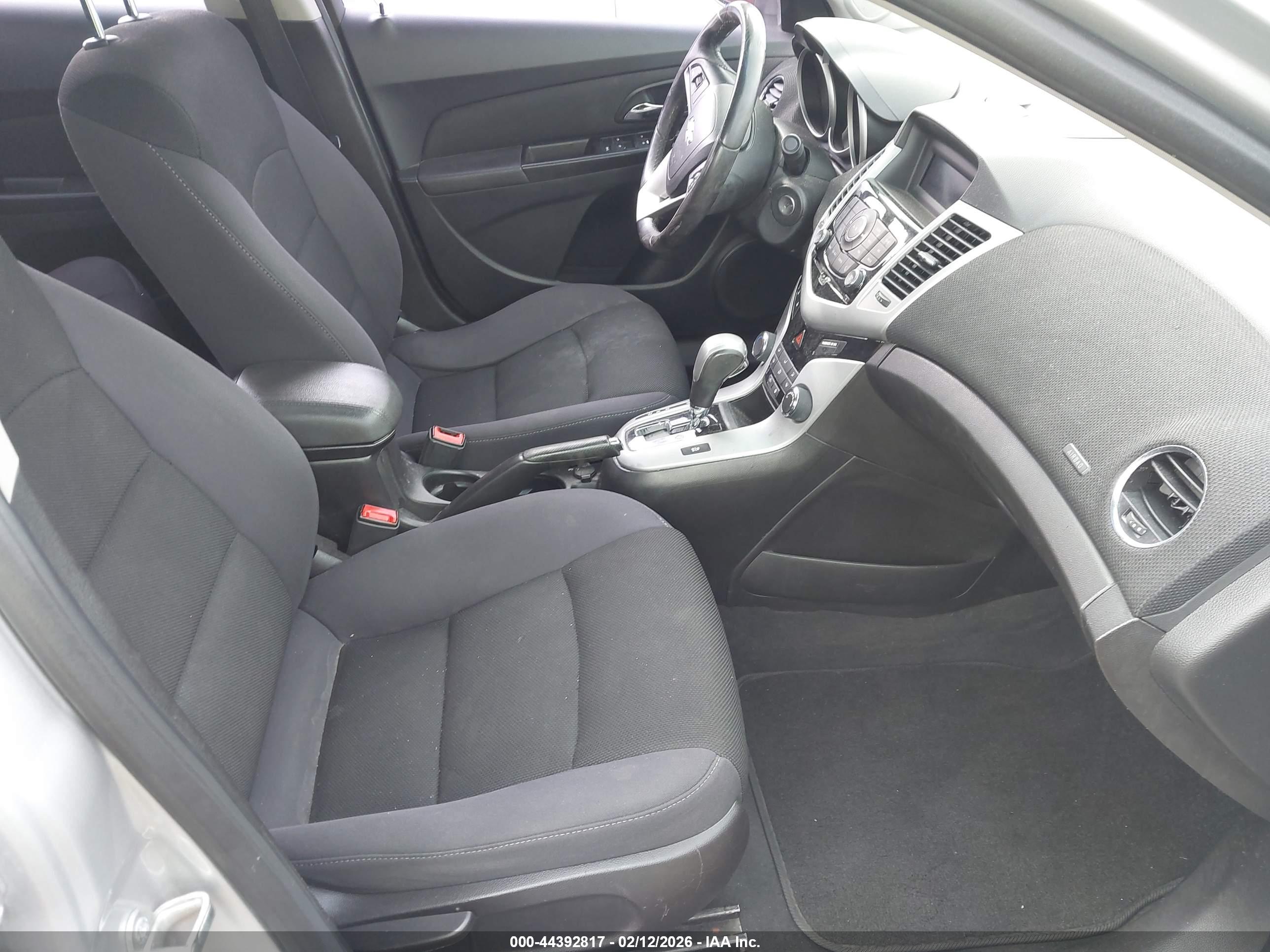 CHEVROLET CRUZE image 5
