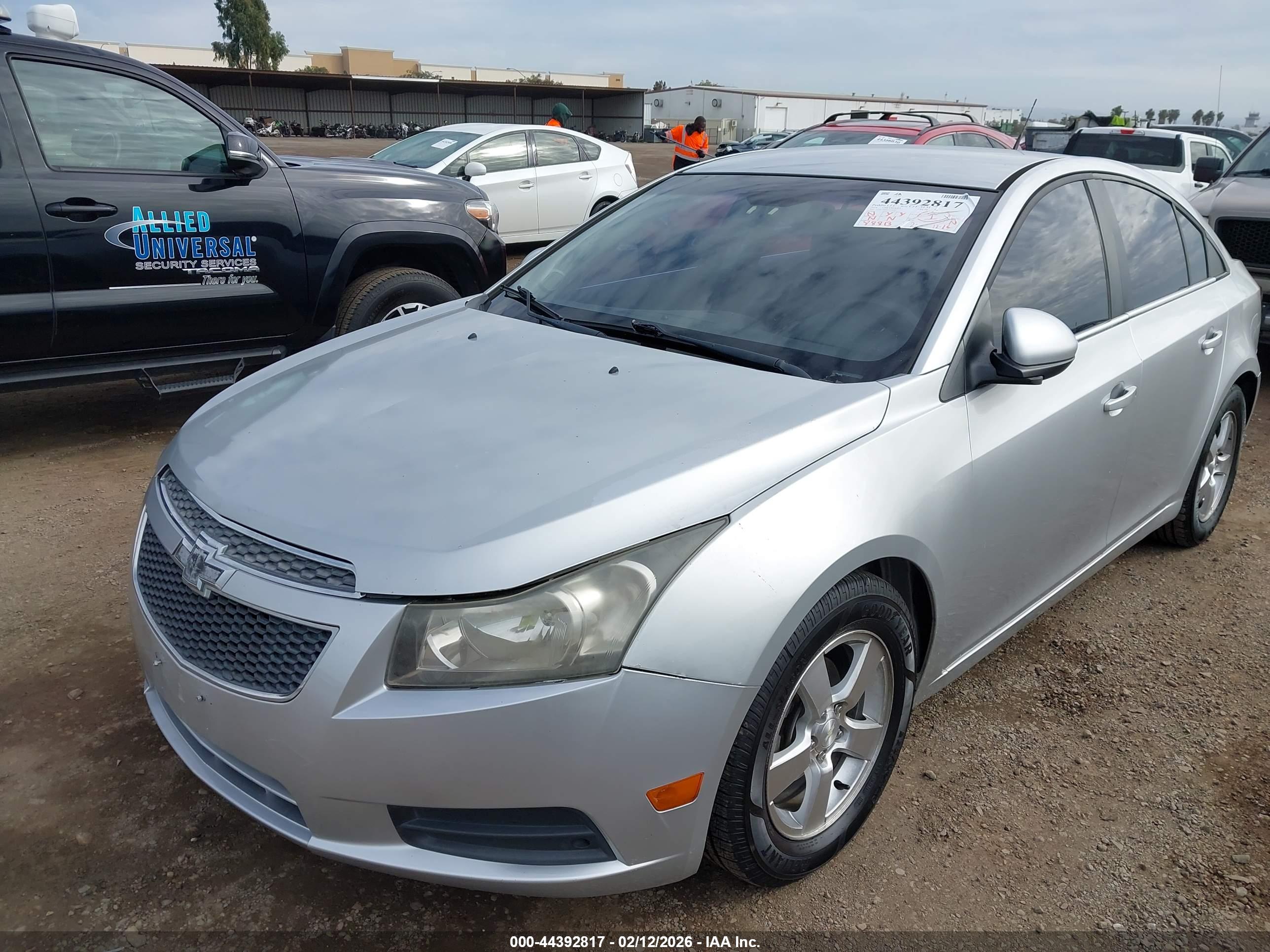 CHEVROLET CRUZE image 6