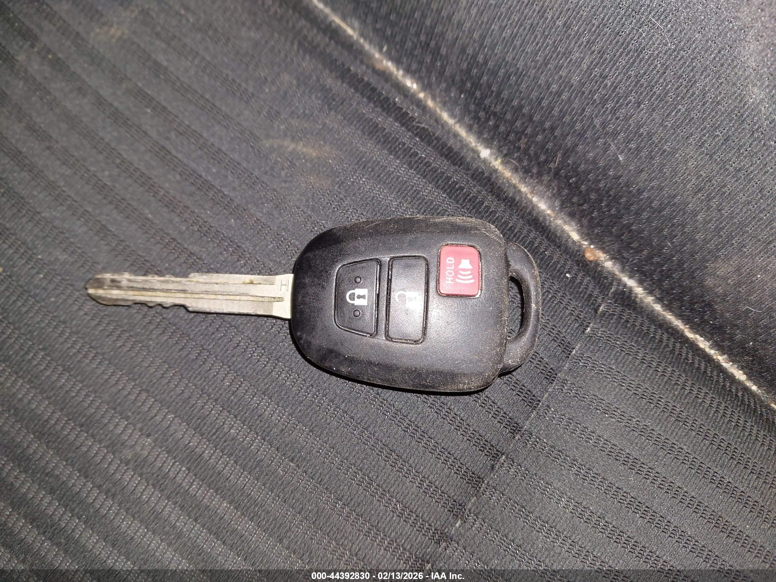 TOYOTA RAV4 image 11