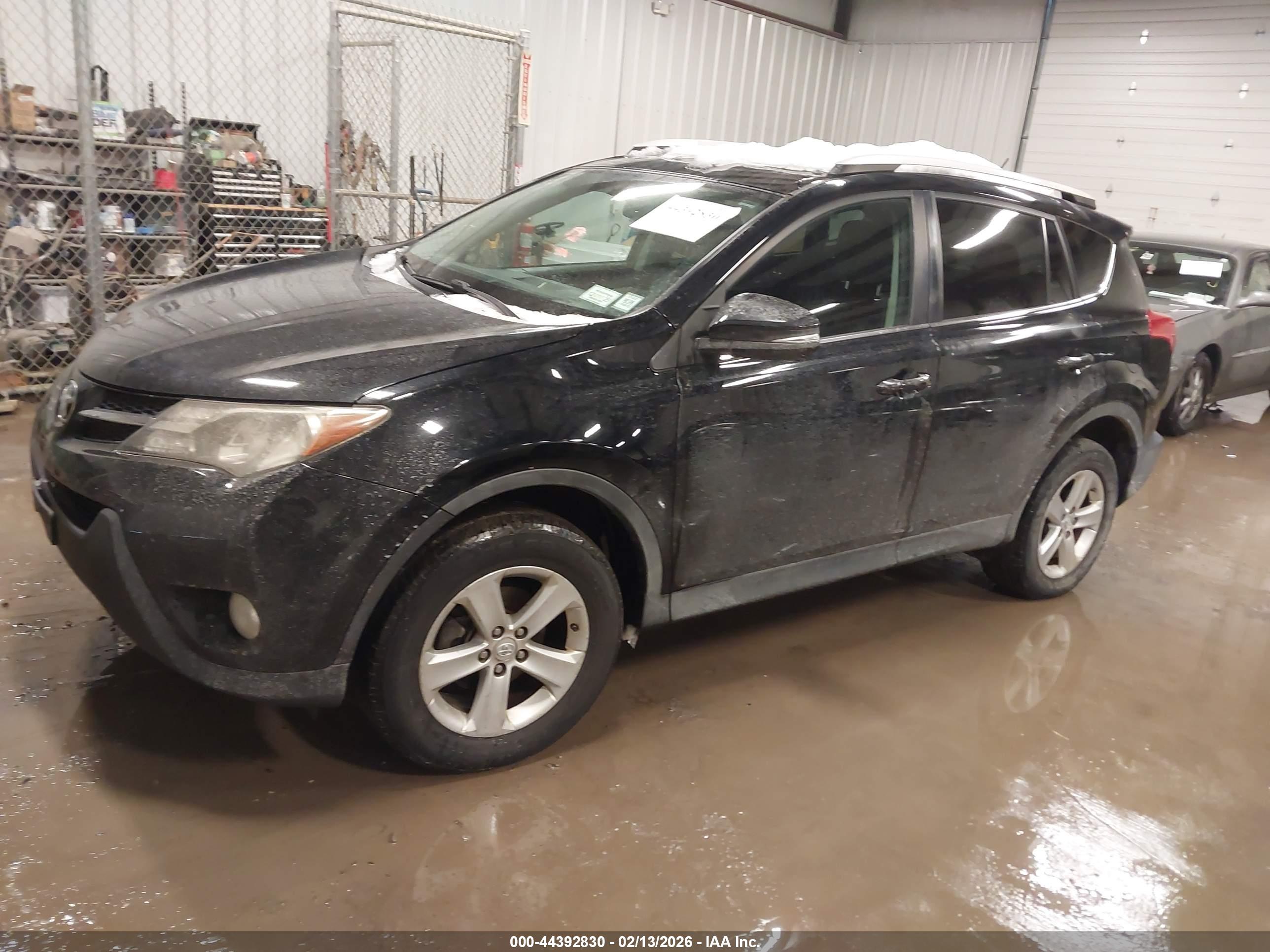 TOYOTA RAV4 image 2
