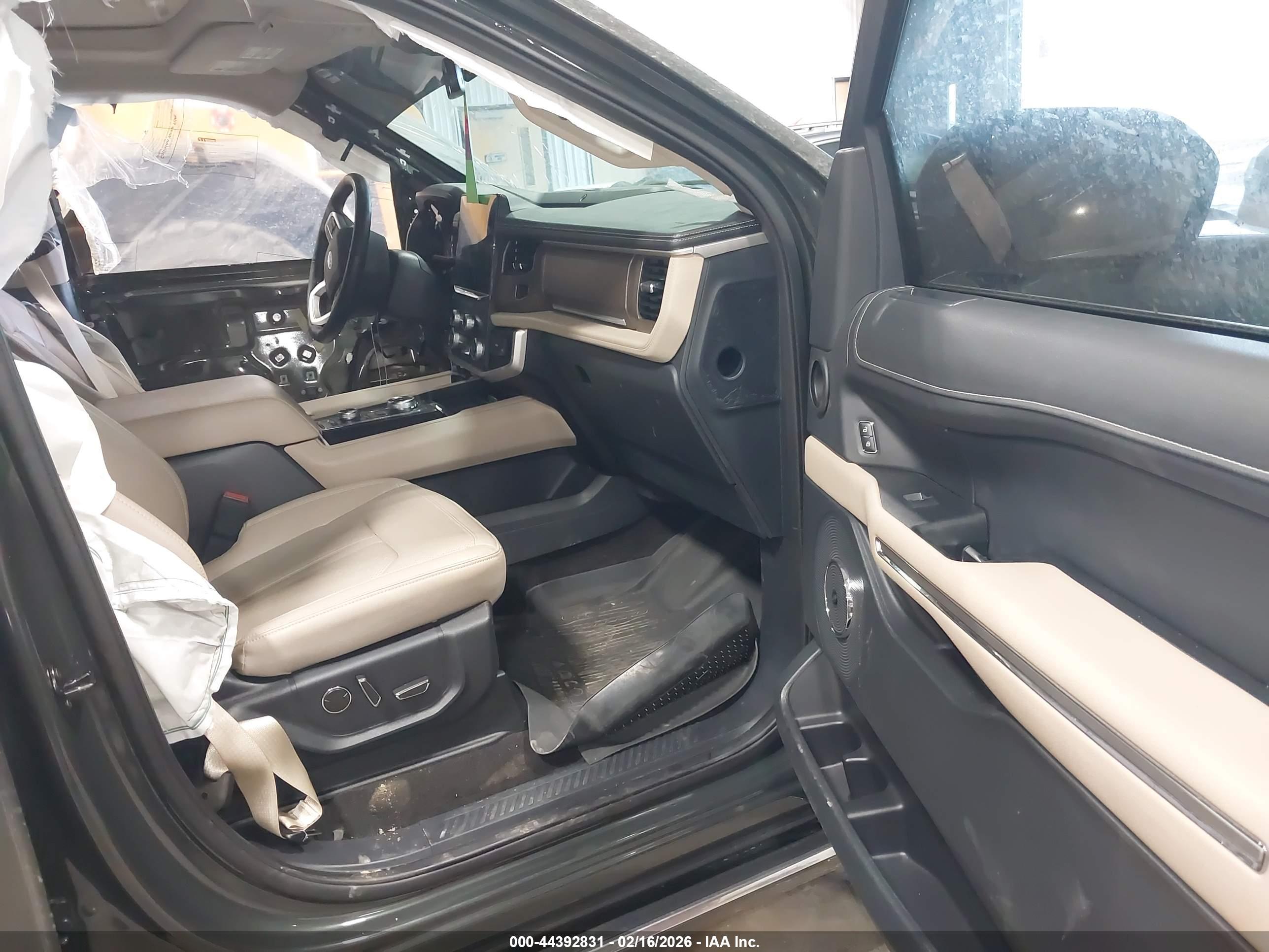 FORD EXPEDITION image 5