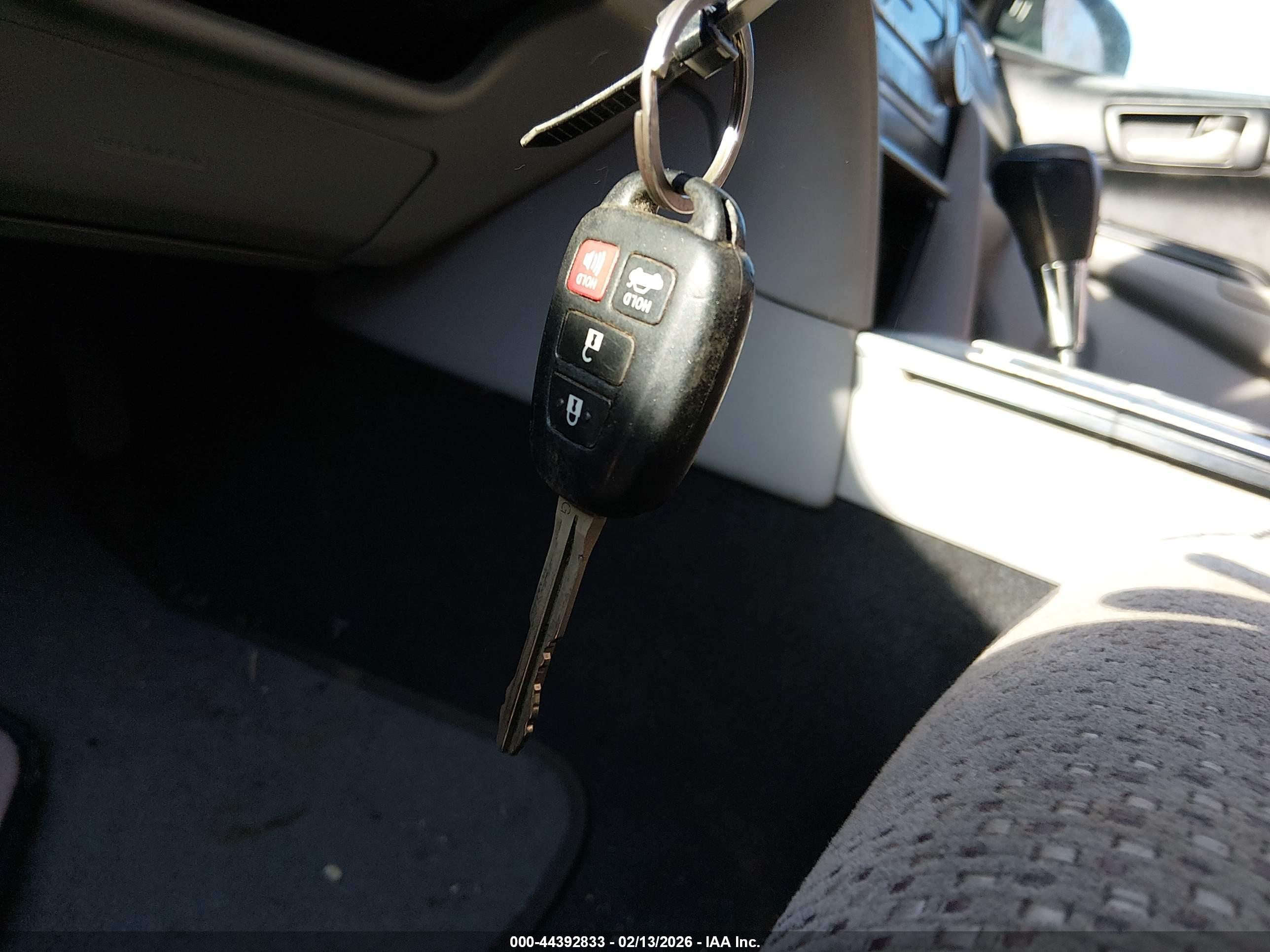 TOYOTA CAMRY image 11