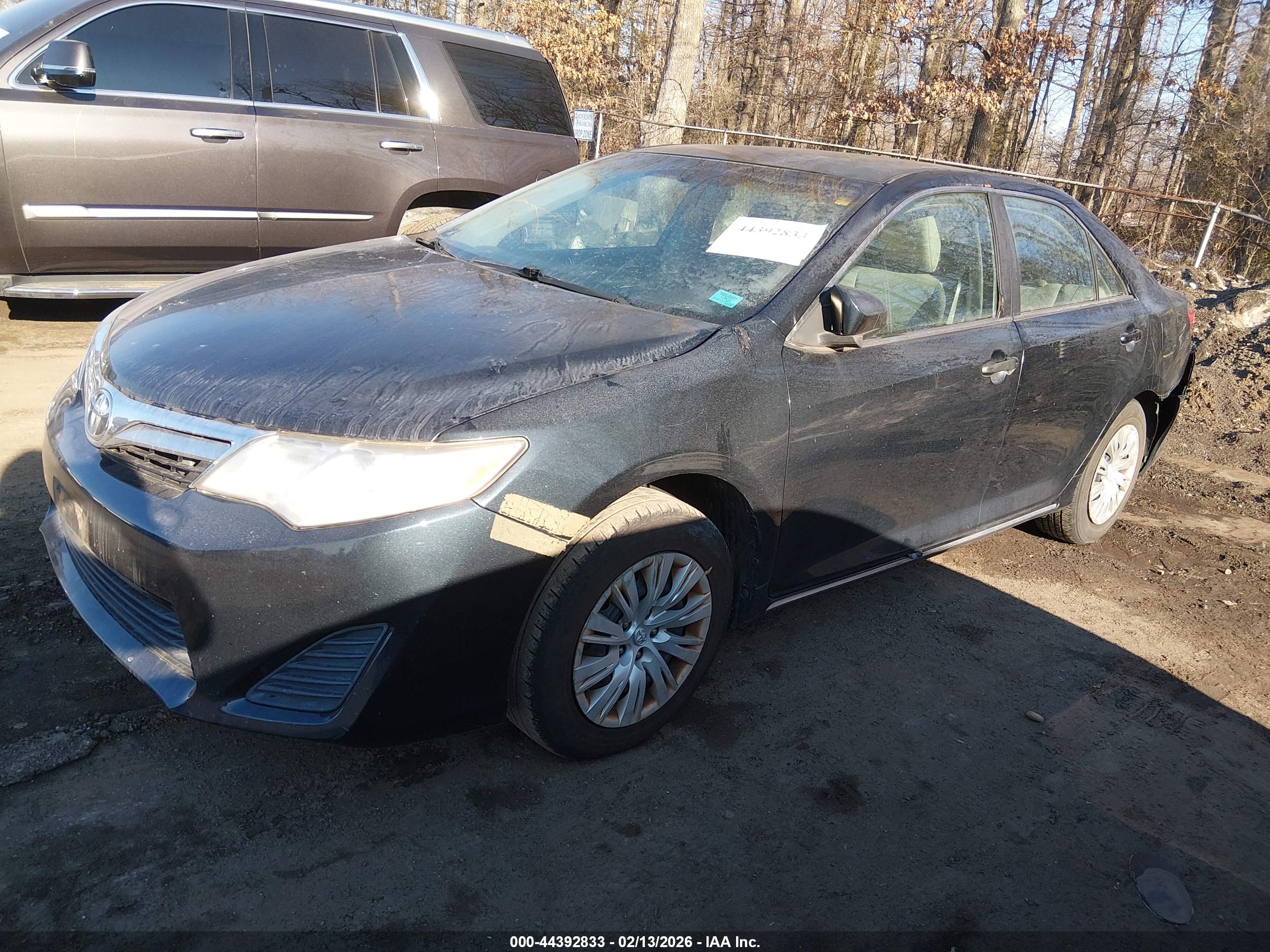 TOYOTA CAMRY image 2