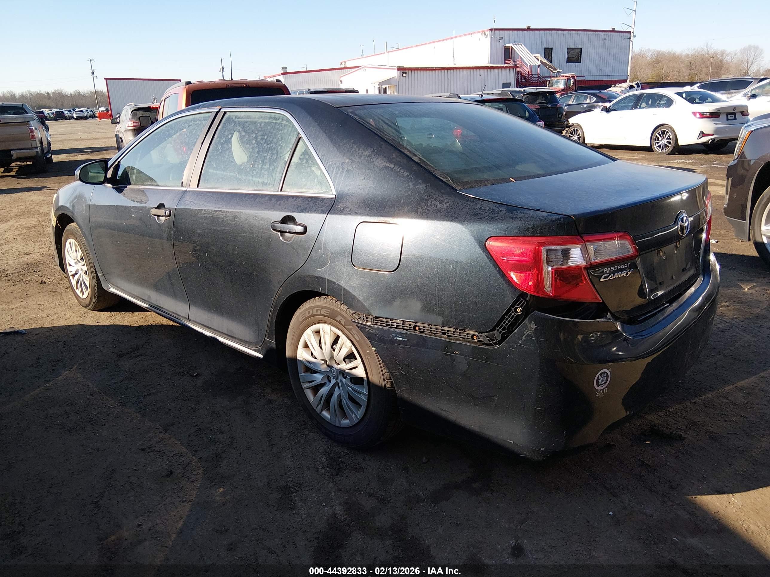 TOYOTA CAMRY image 3