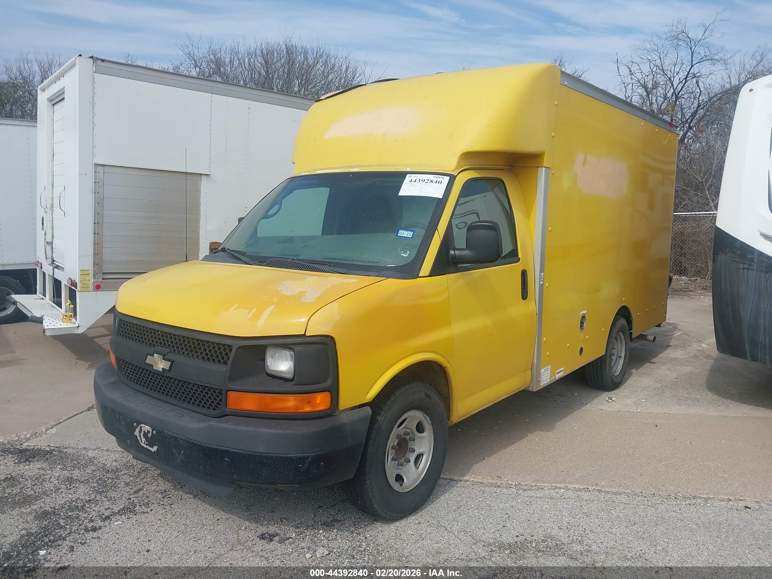CHEVROLET EXPRESS image 2