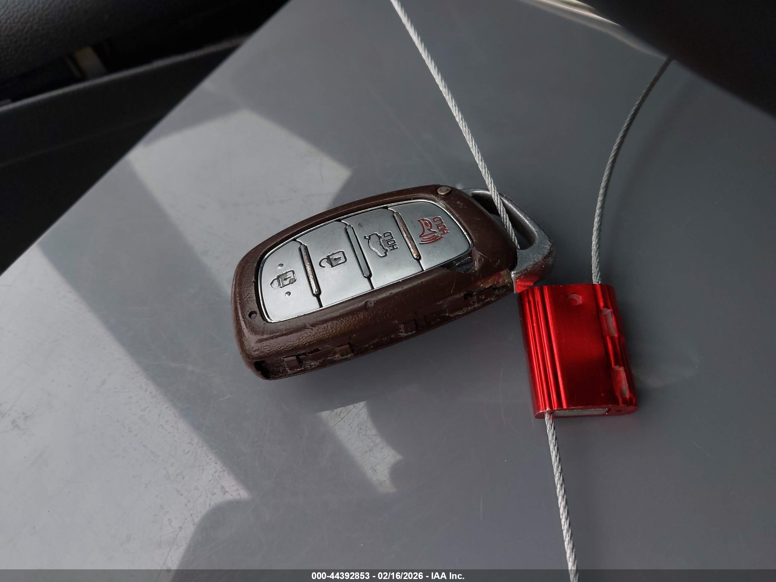HYUNDAI ELANTRA image 11