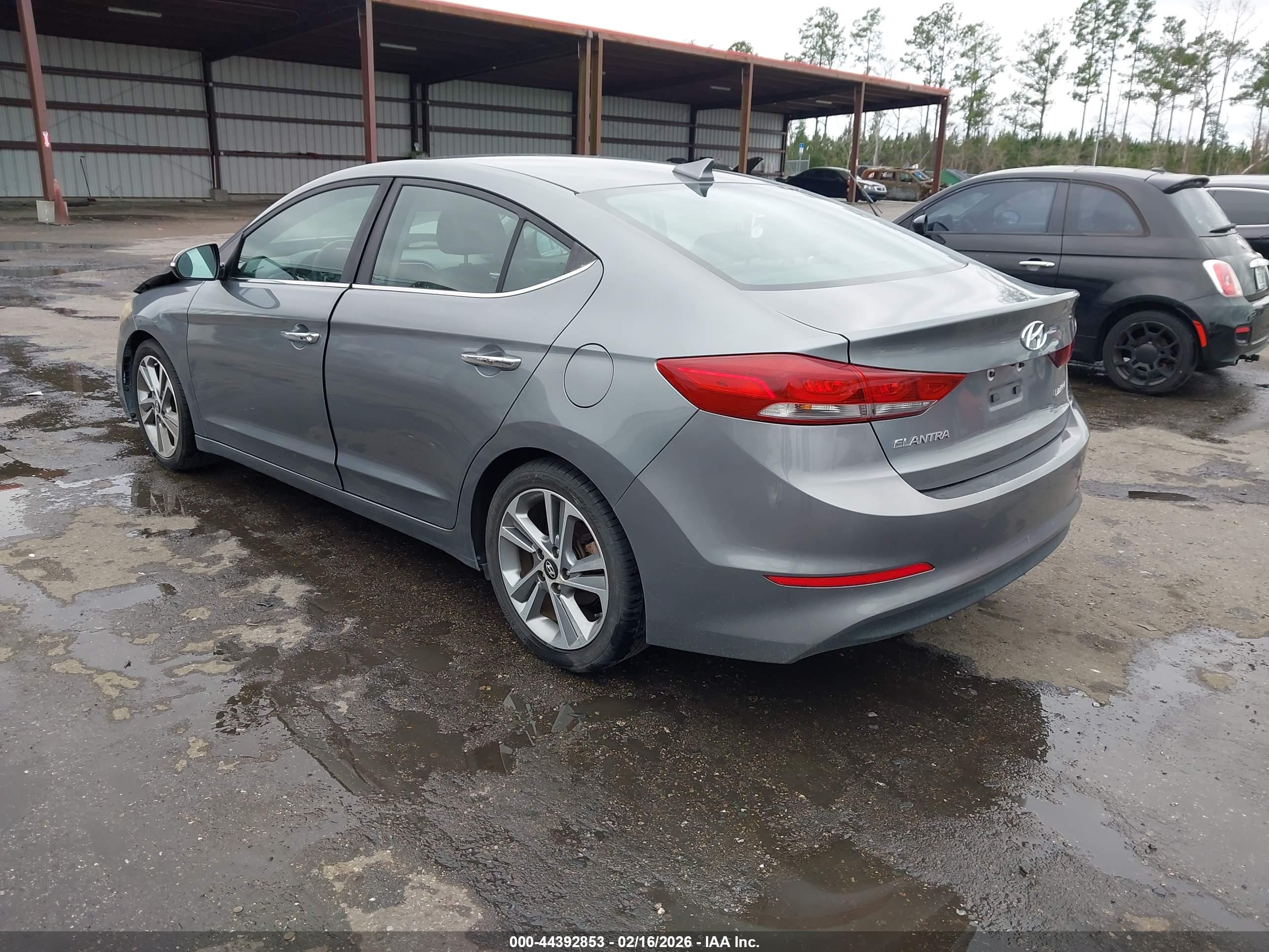 HYUNDAI ELANTRA image 3