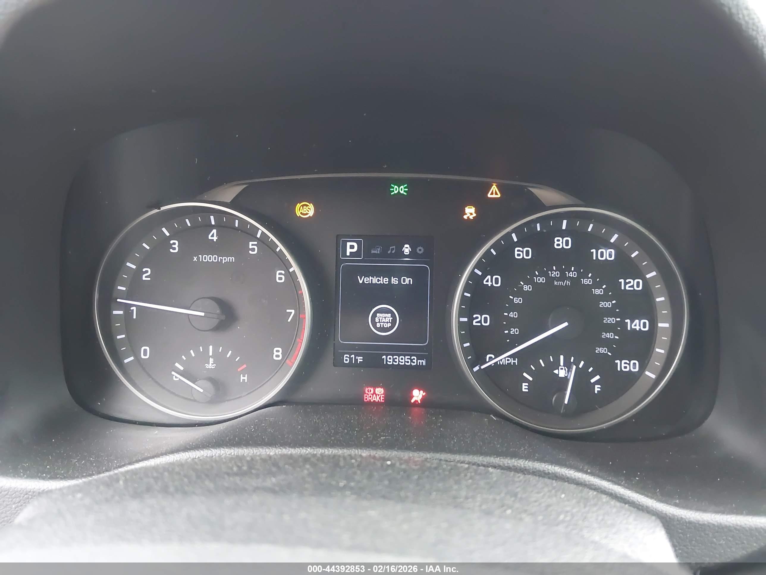 HYUNDAI ELANTRA image 7