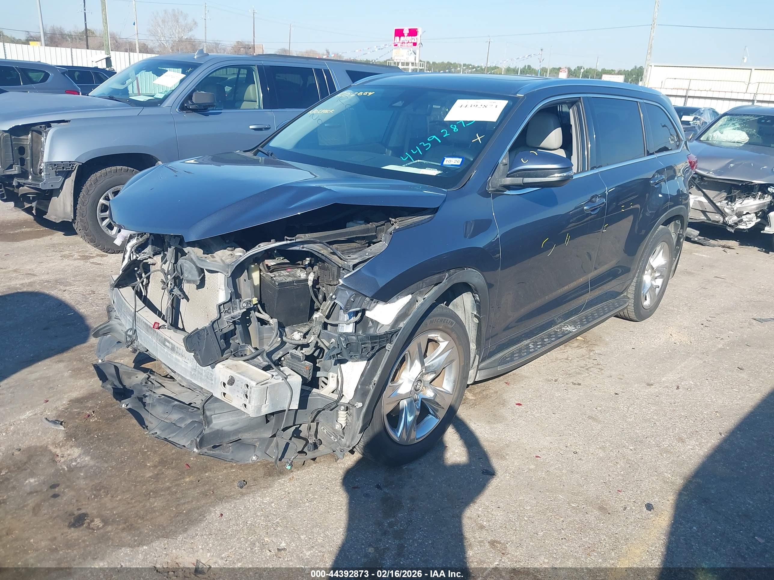 TOYOTA HIGHLANDER image 2