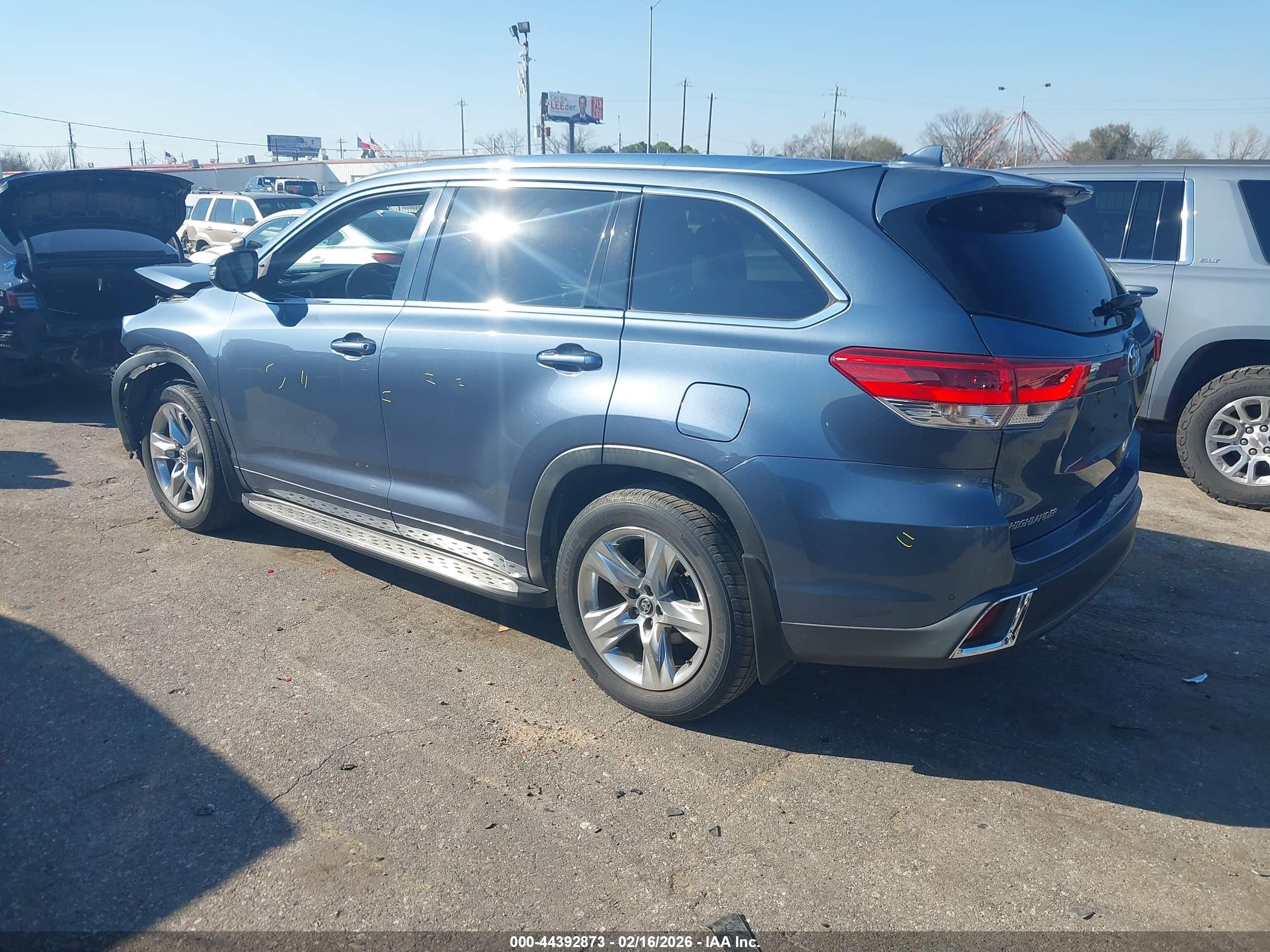 TOYOTA HIGHLANDER image 3