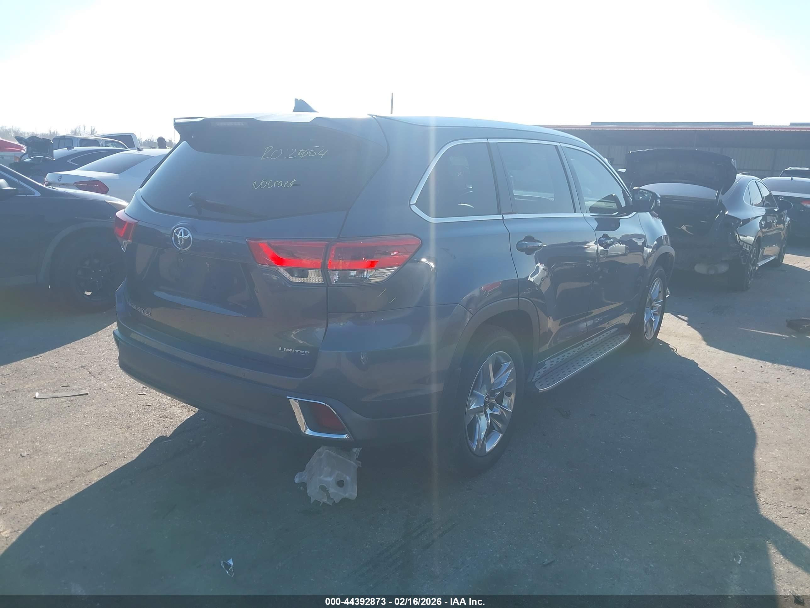 TOYOTA HIGHLANDER image 4