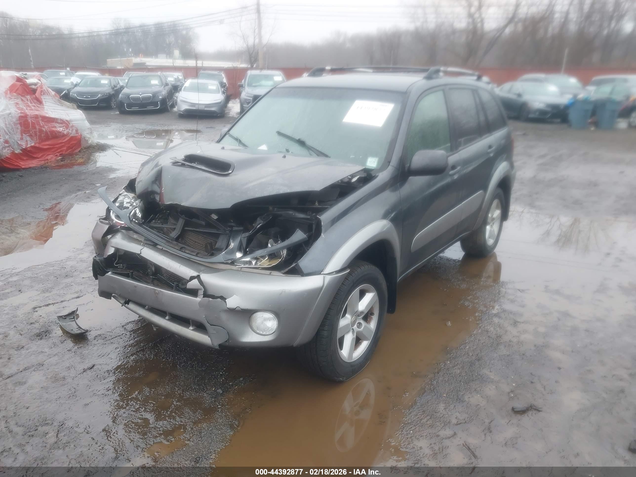 TOYOTA RAV4 image 6