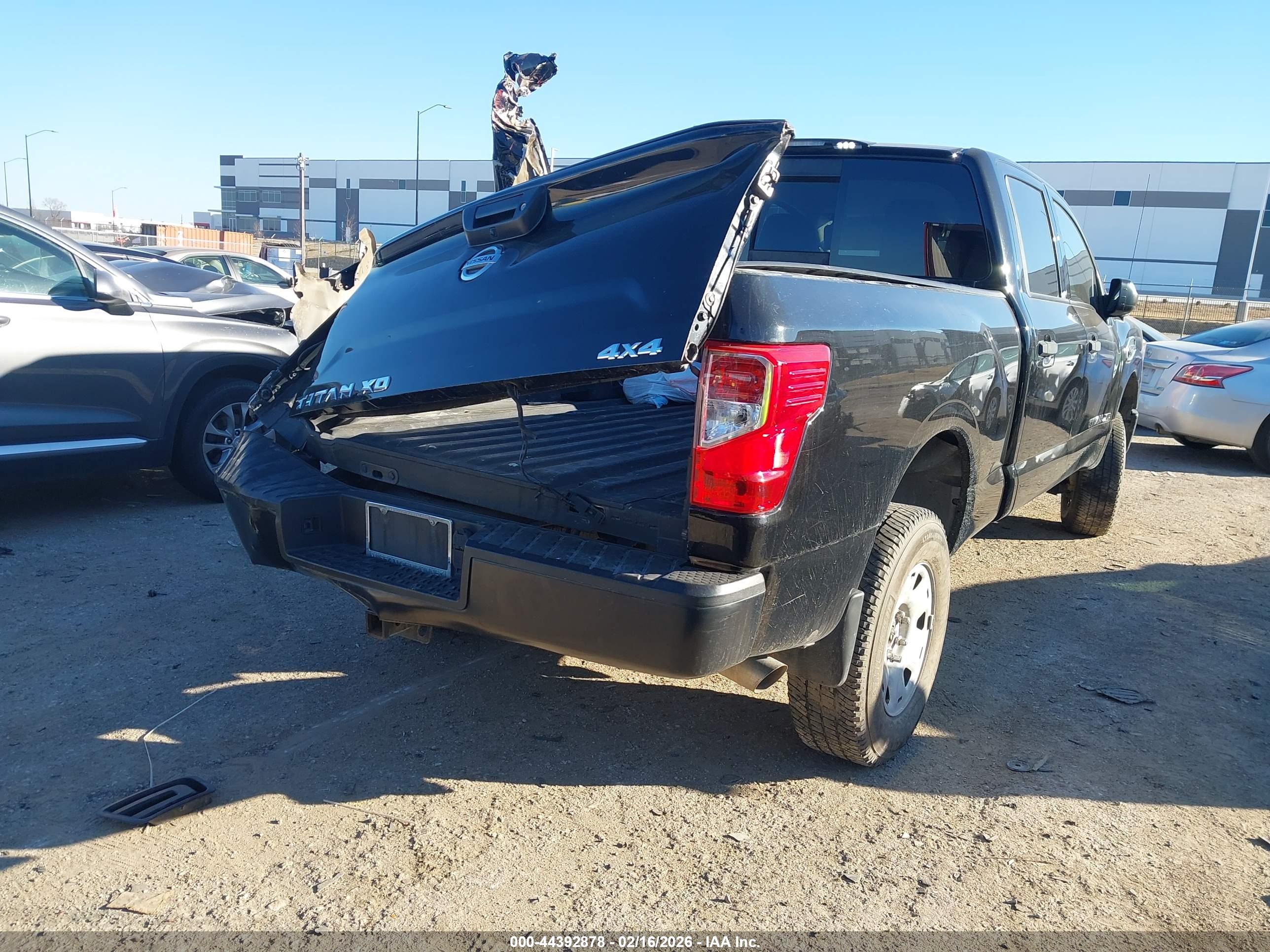 NISSAN TITAN image 4