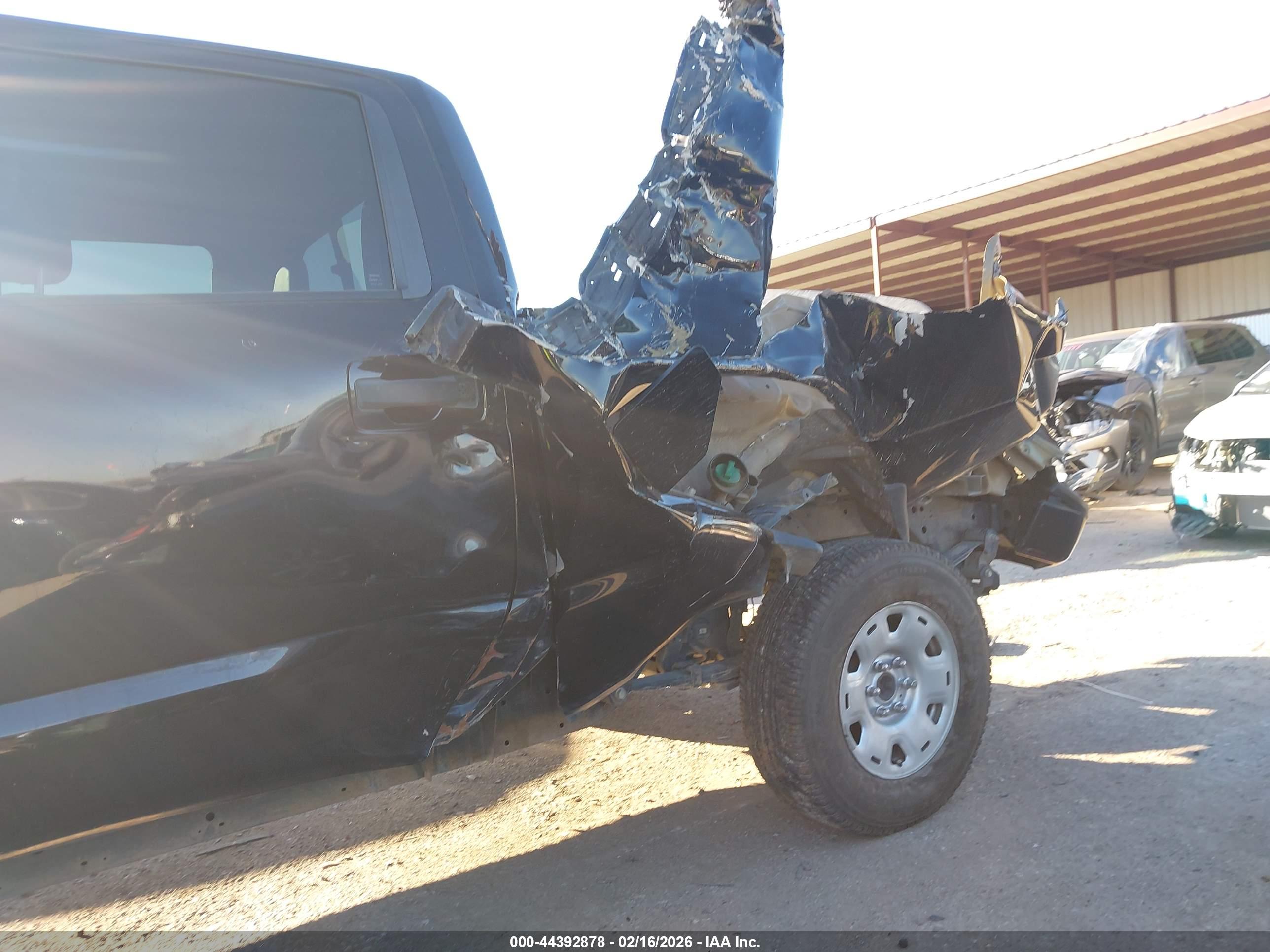 NISSAN TITAN image 6