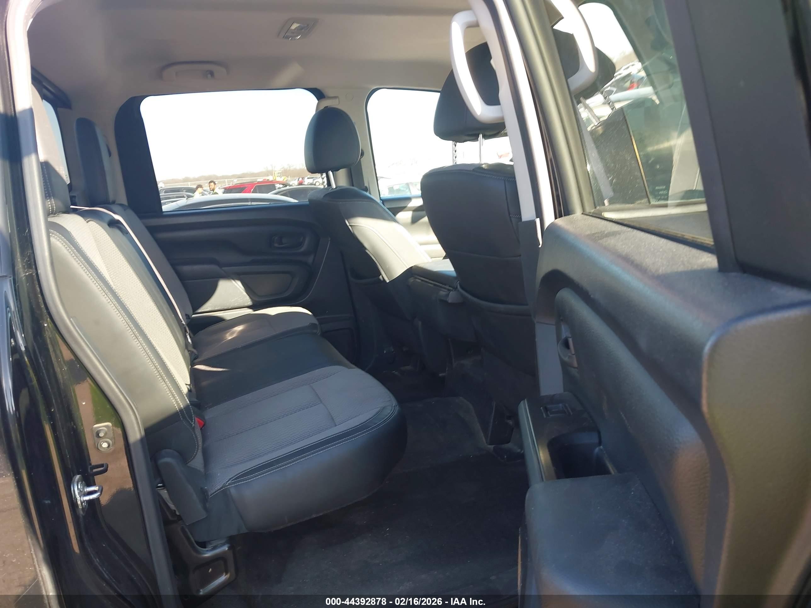 NISSAN TITAN image 8